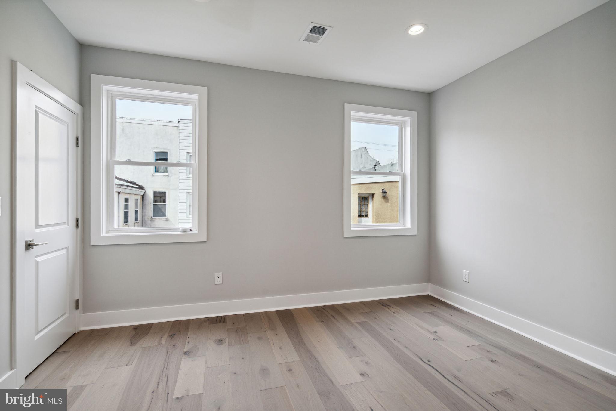 1014 N Leithgow STREET