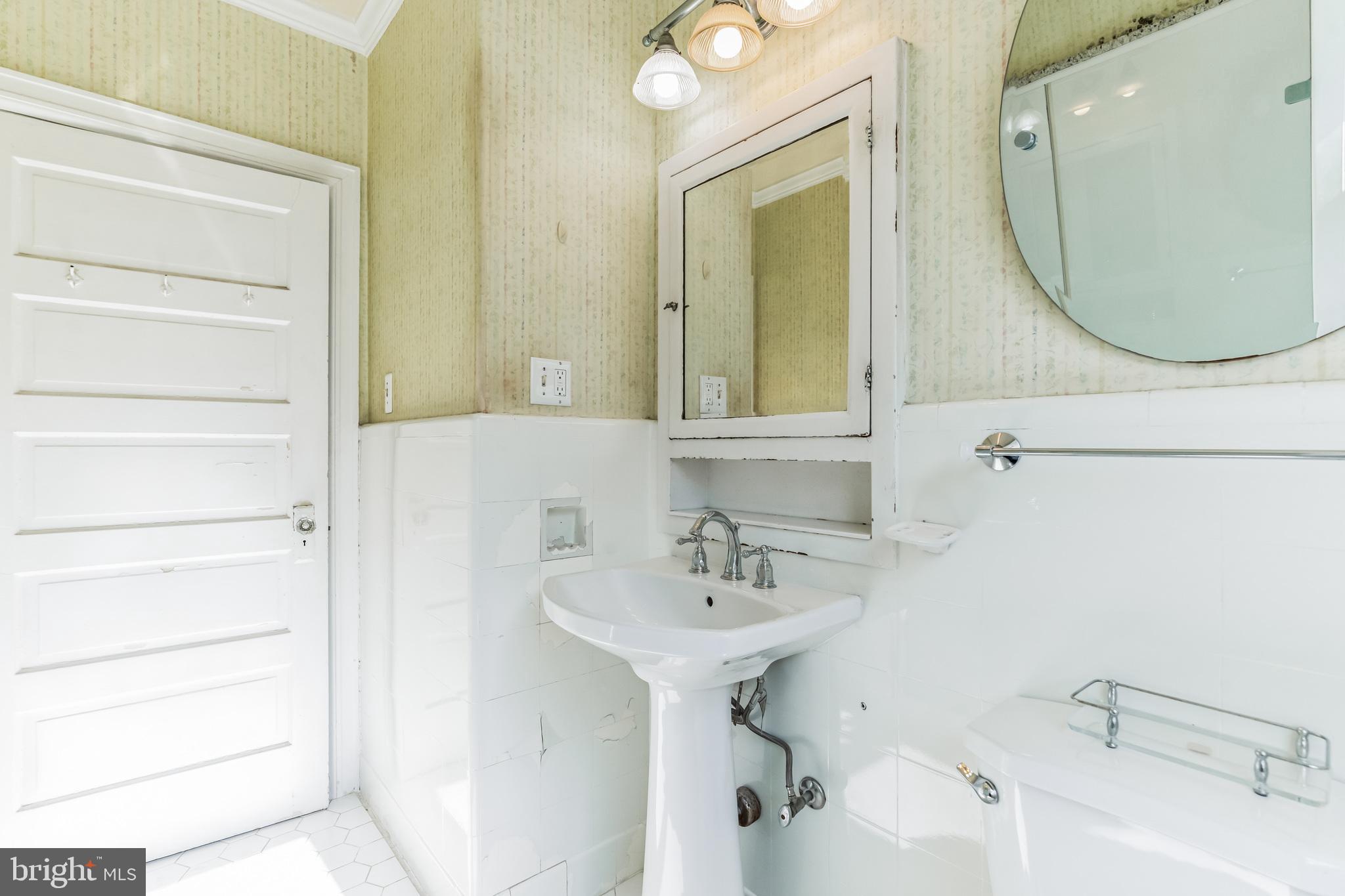 6341 WOODBINE AVENUE