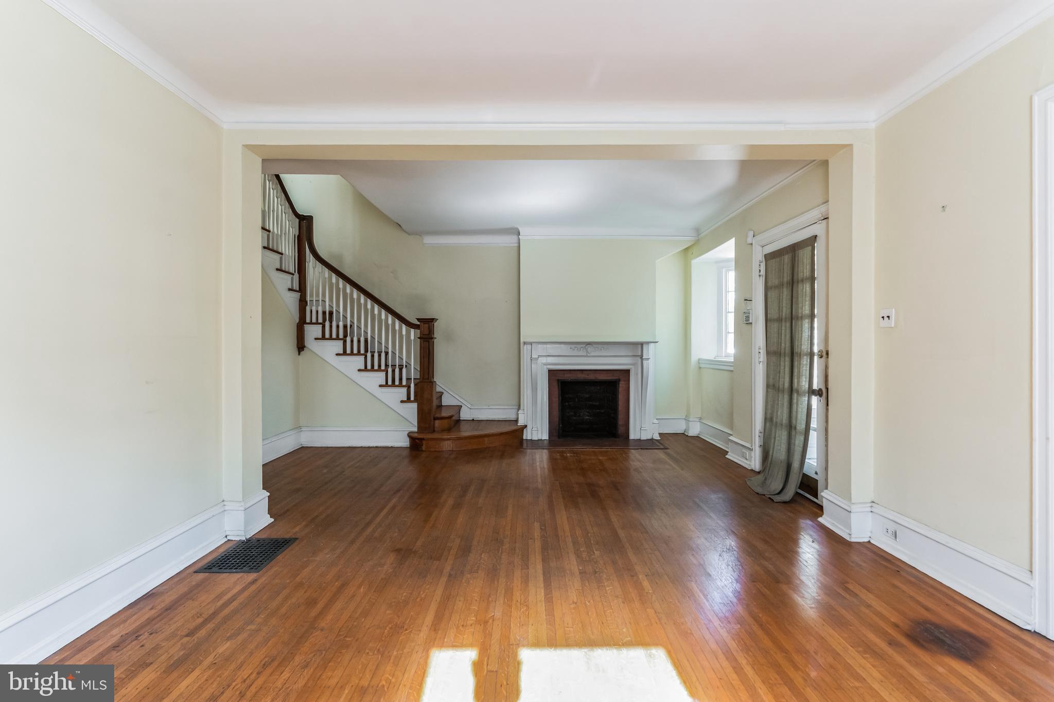 6341 WOODBINE AVENUE