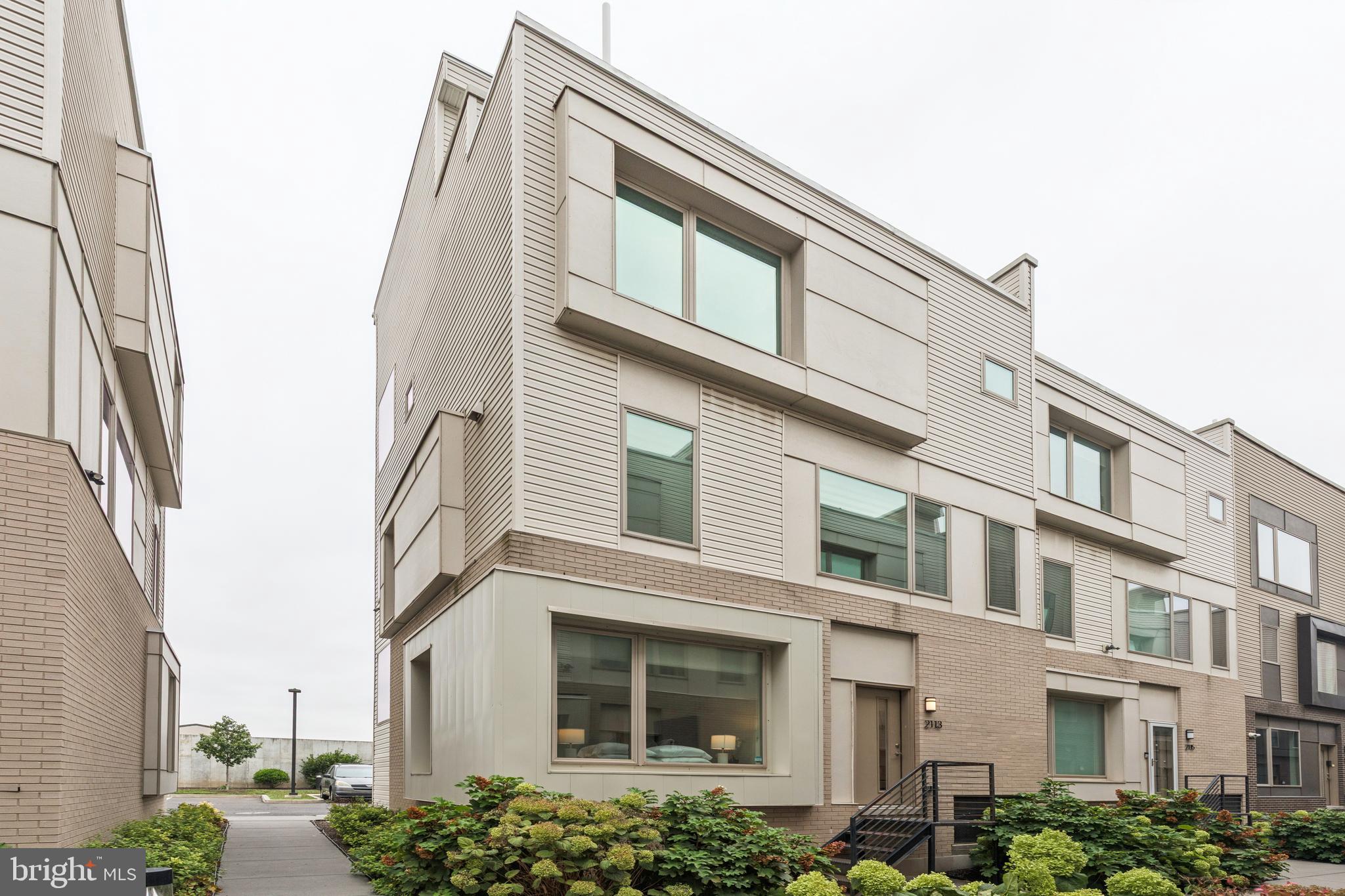 2113 KENSINGTON WALK