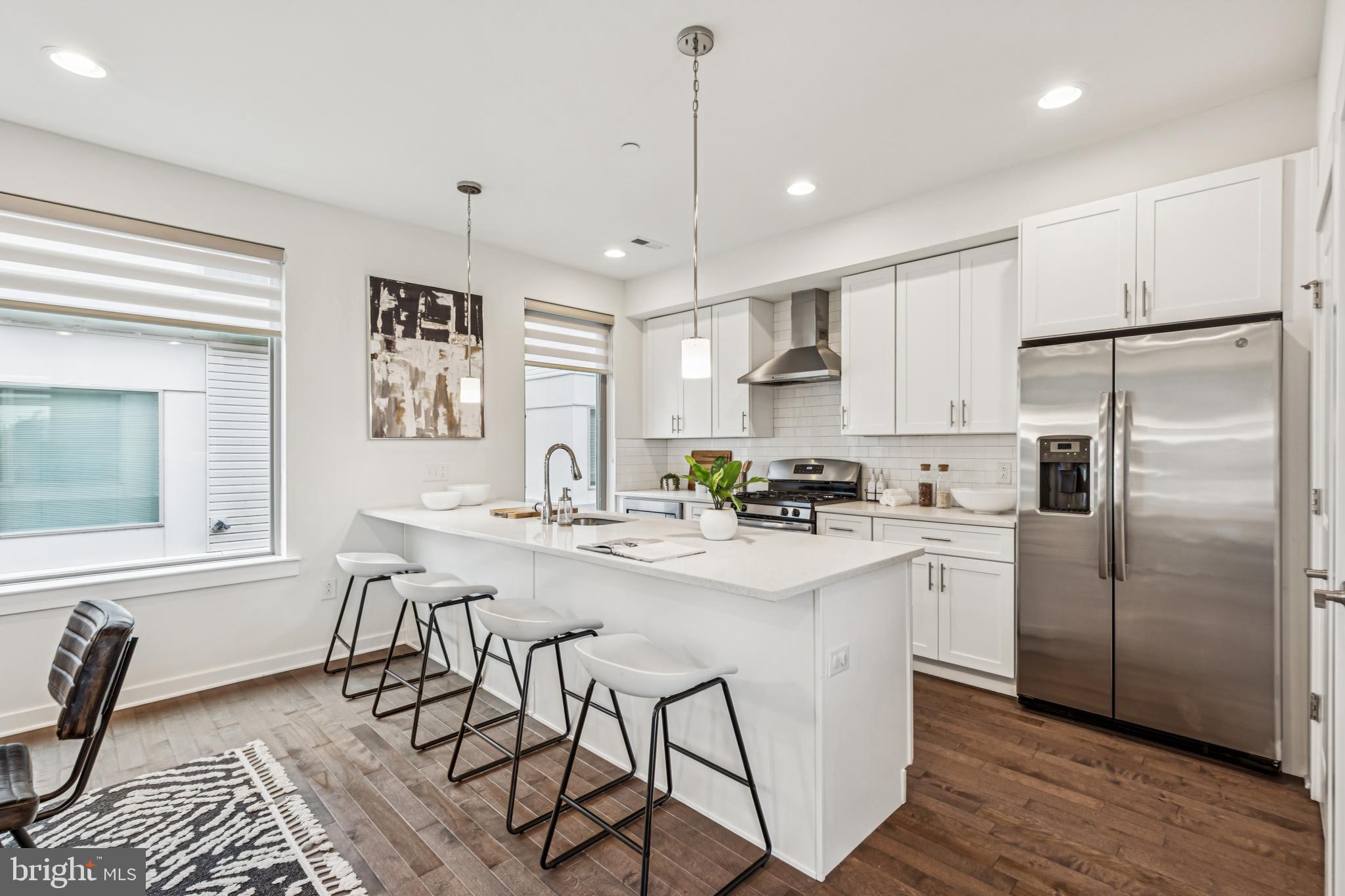 2113 KENSINGTON WALK