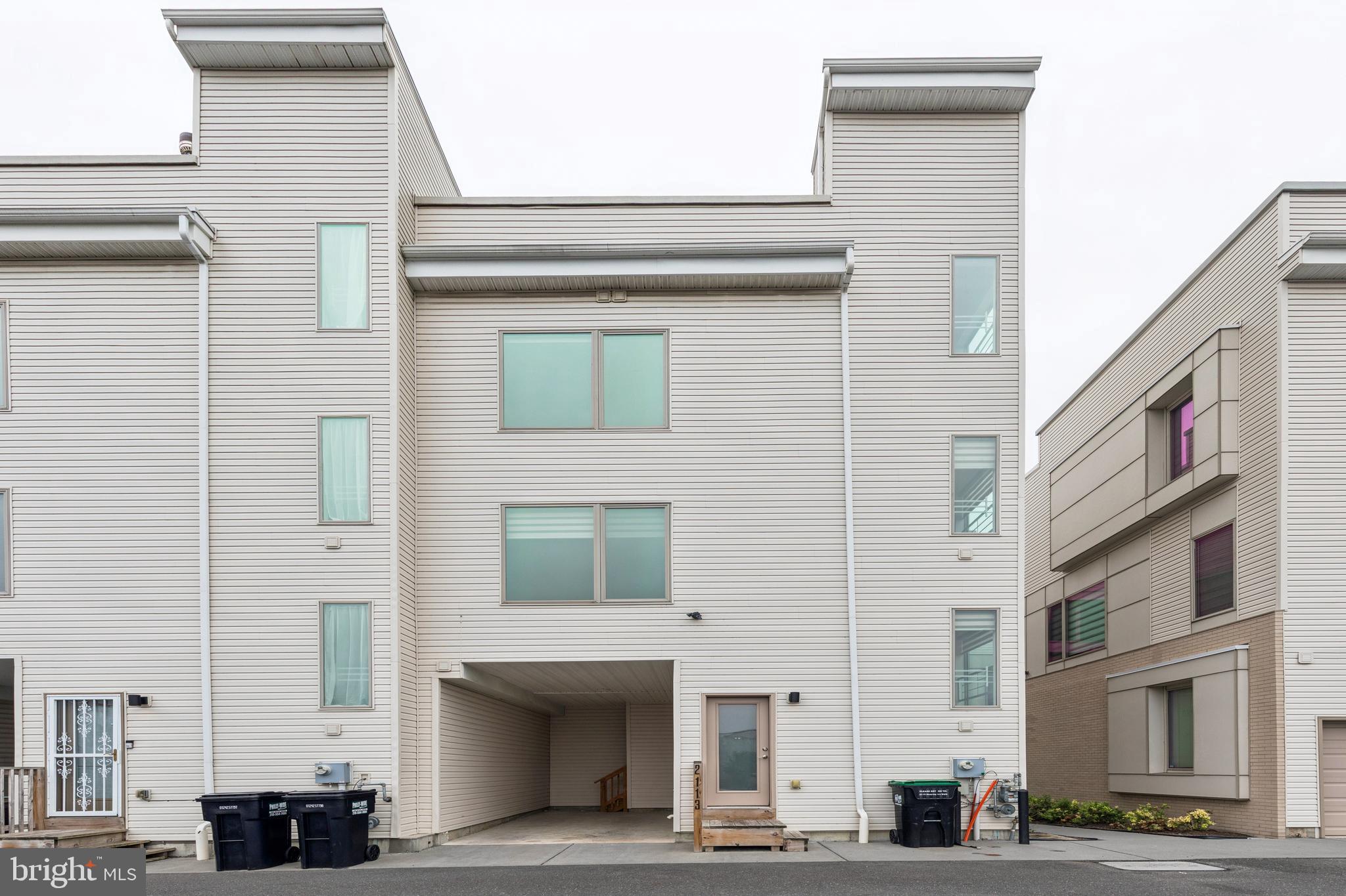 2113 KENSINGTON WALK