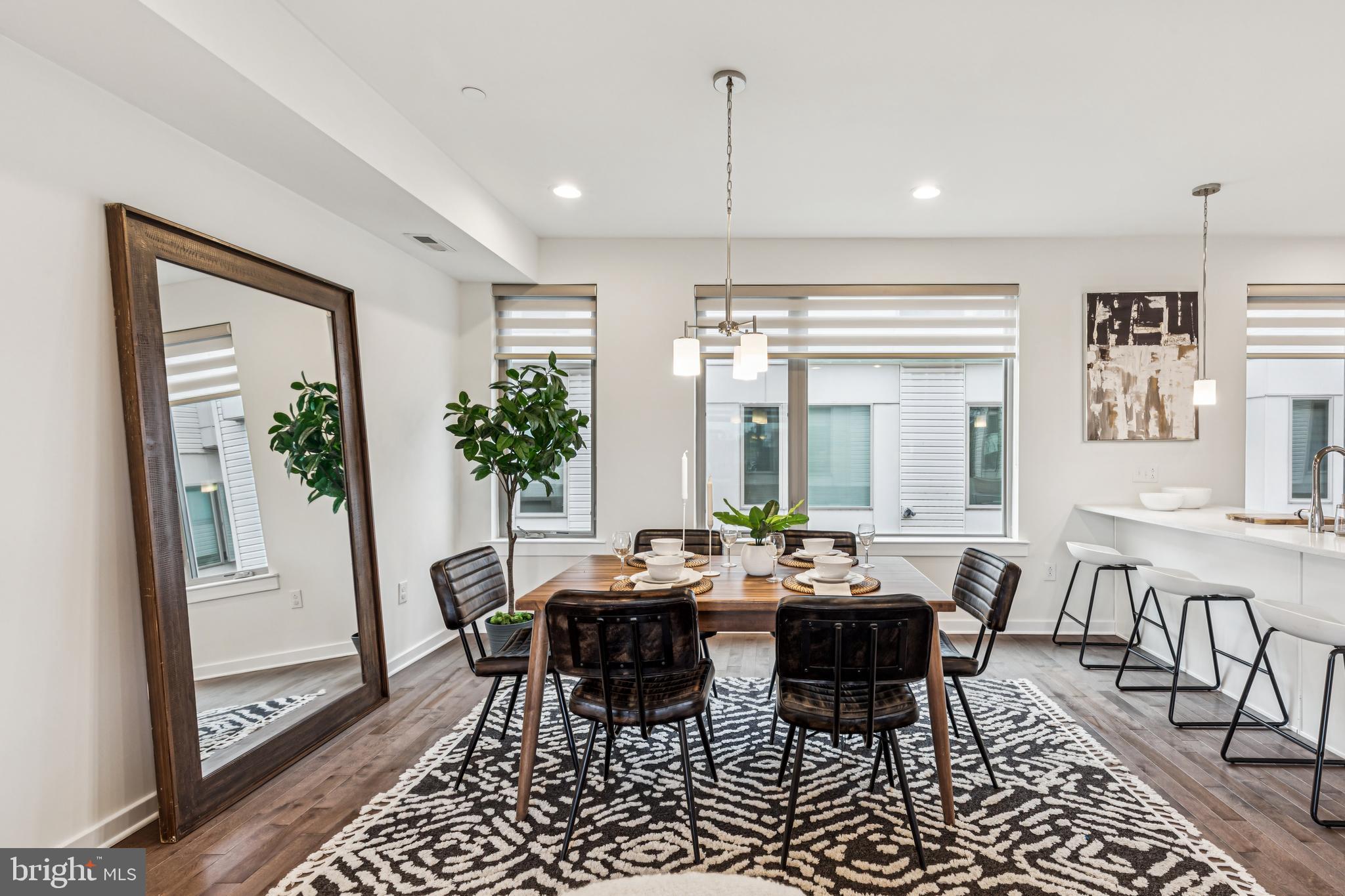 2113 KENSINGTON WALK