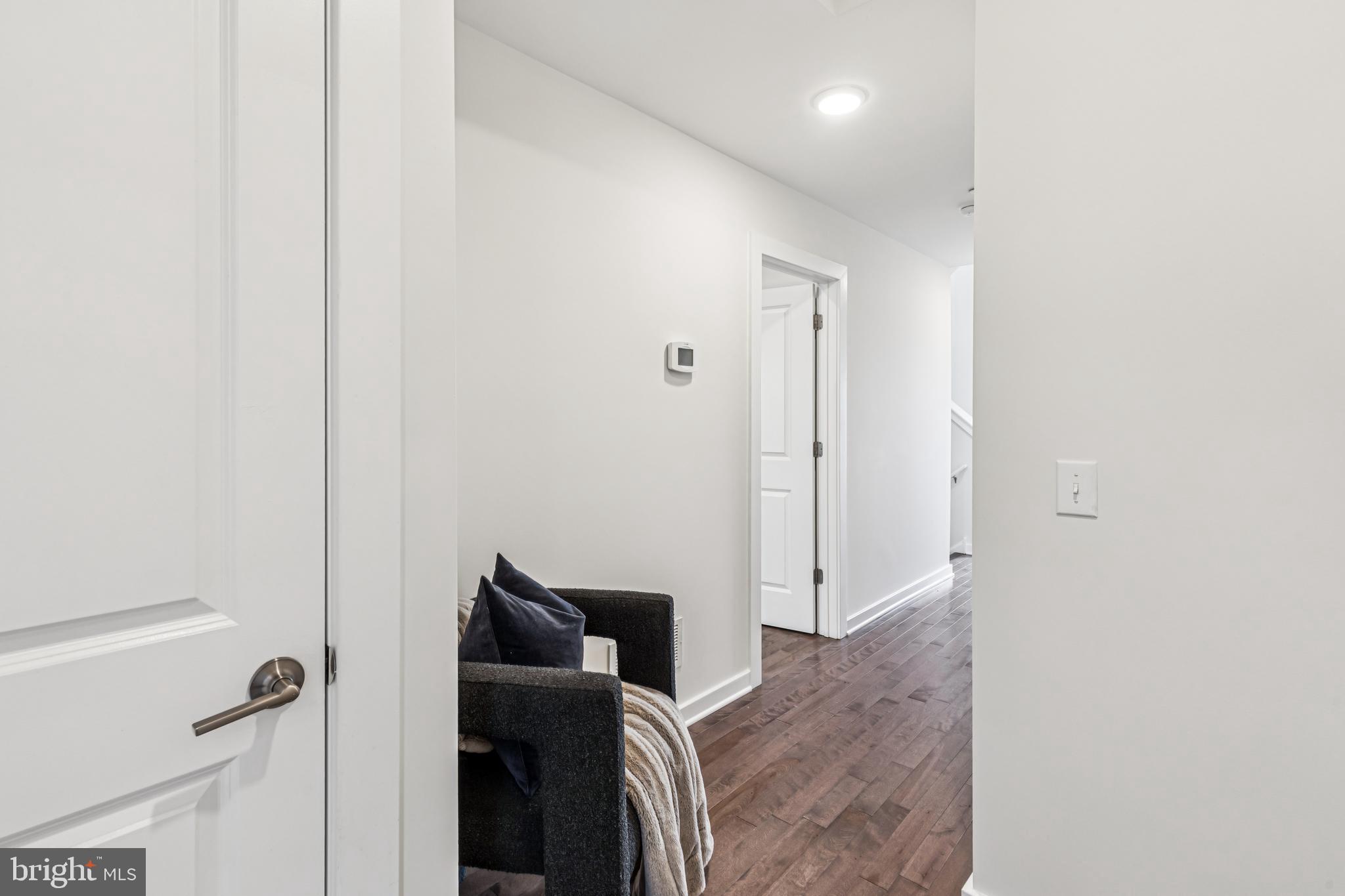 2113 KENSINGTON WALK