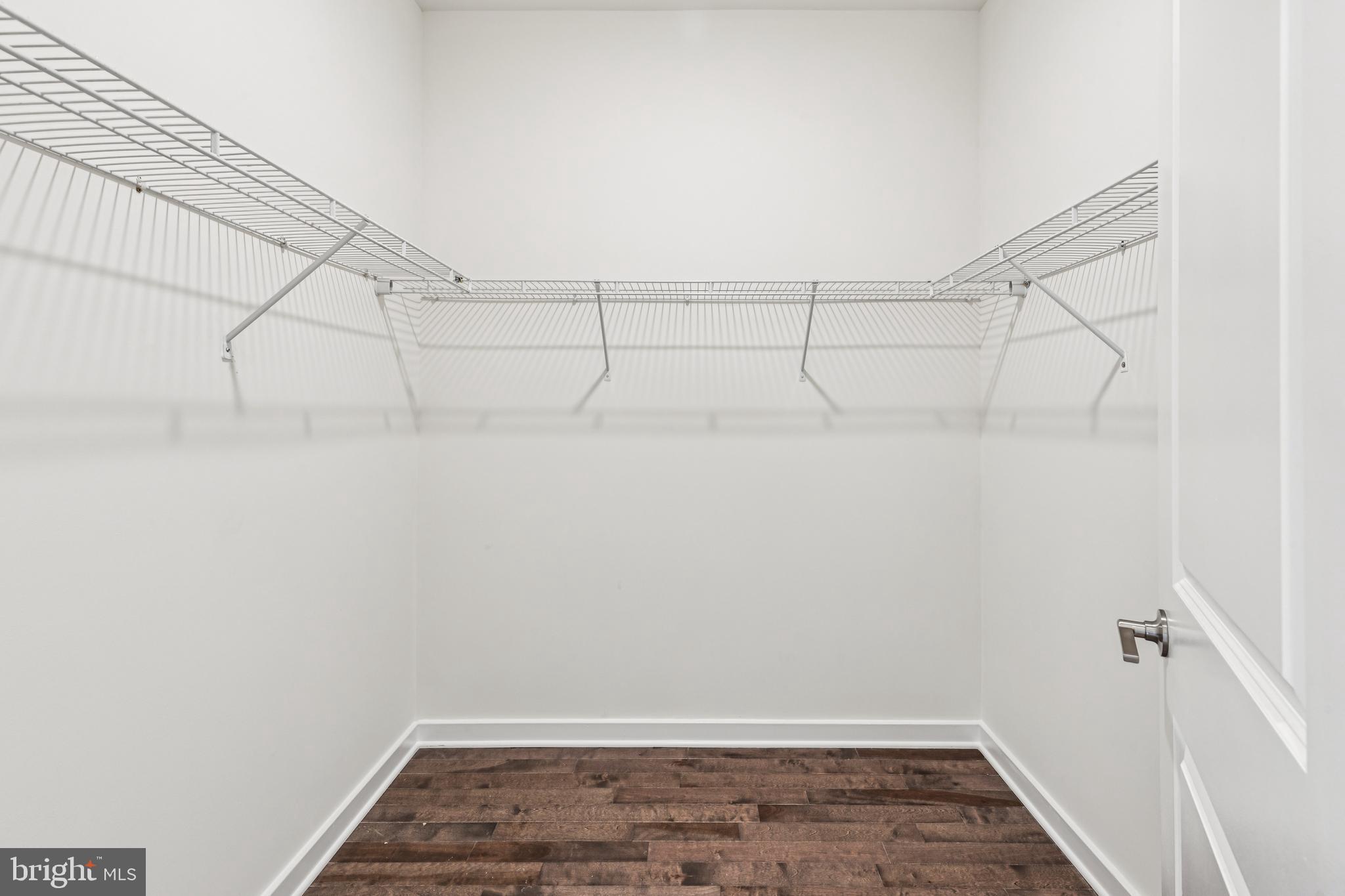 2113 KENSINGTON WALK