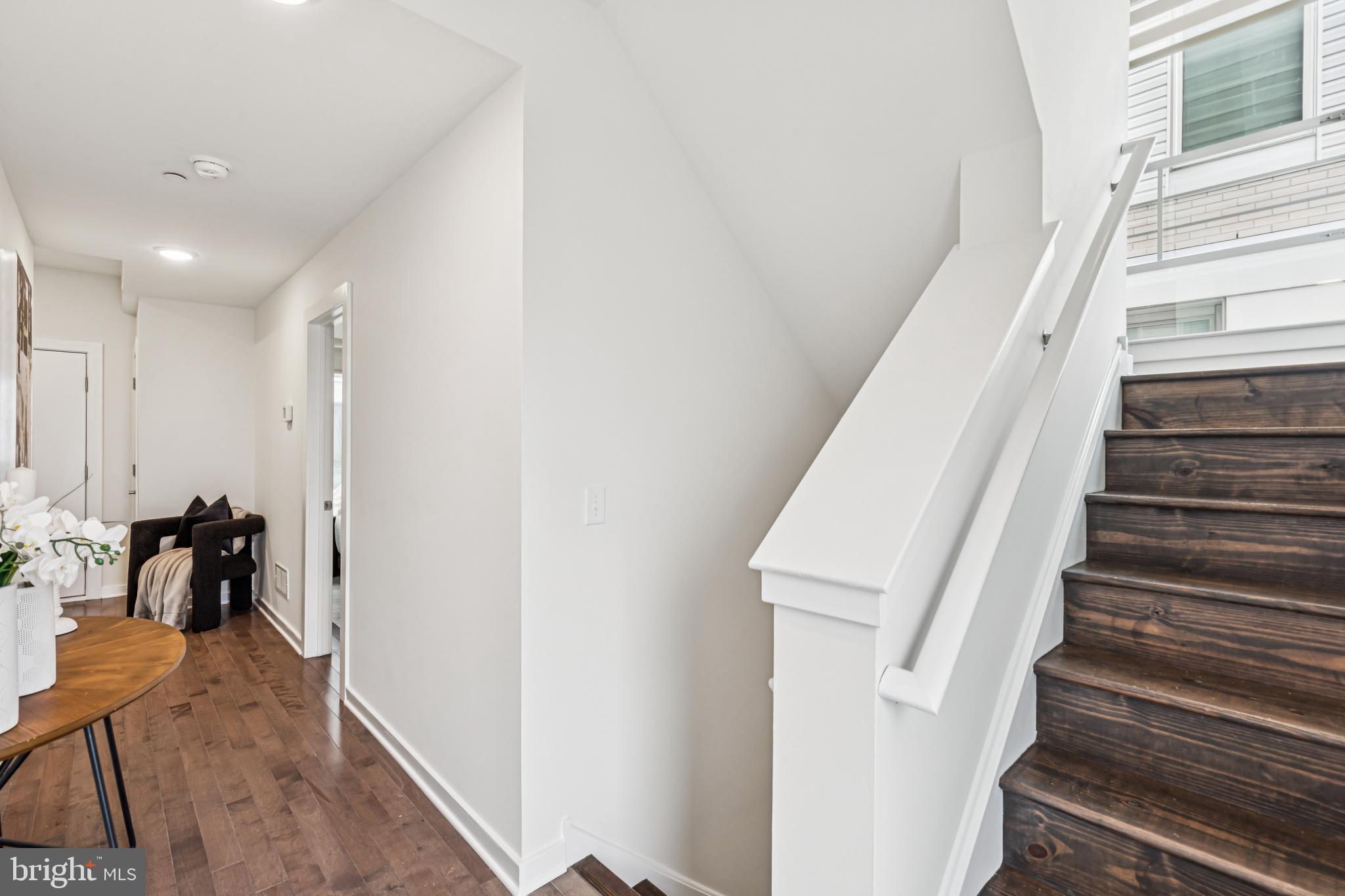 2113 KENSINGTON WALK