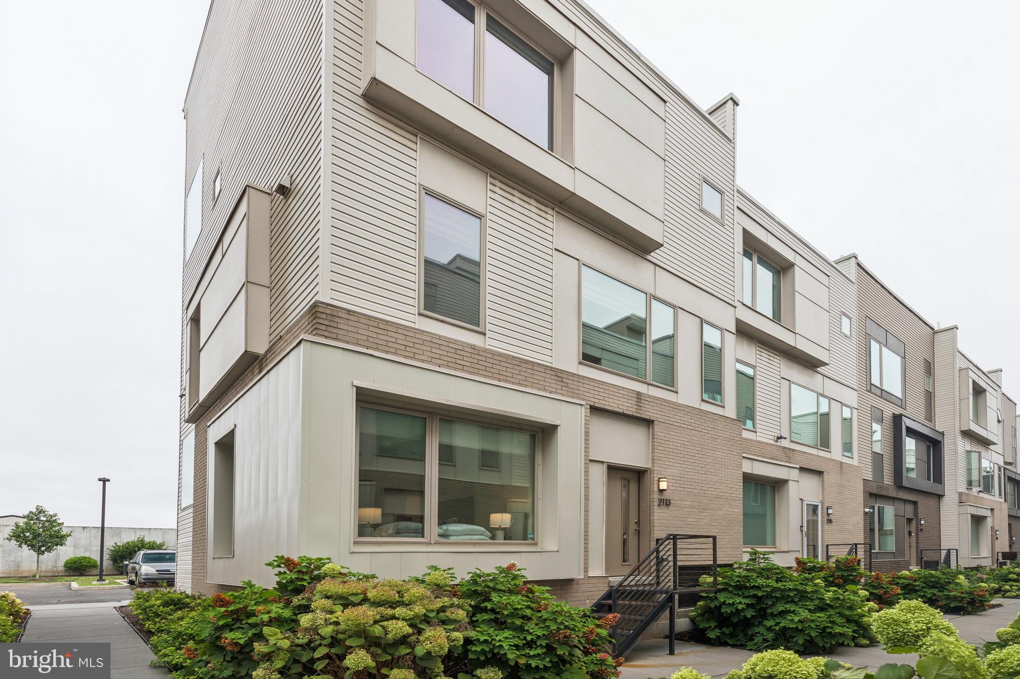 2113 KENSINGTON WALK