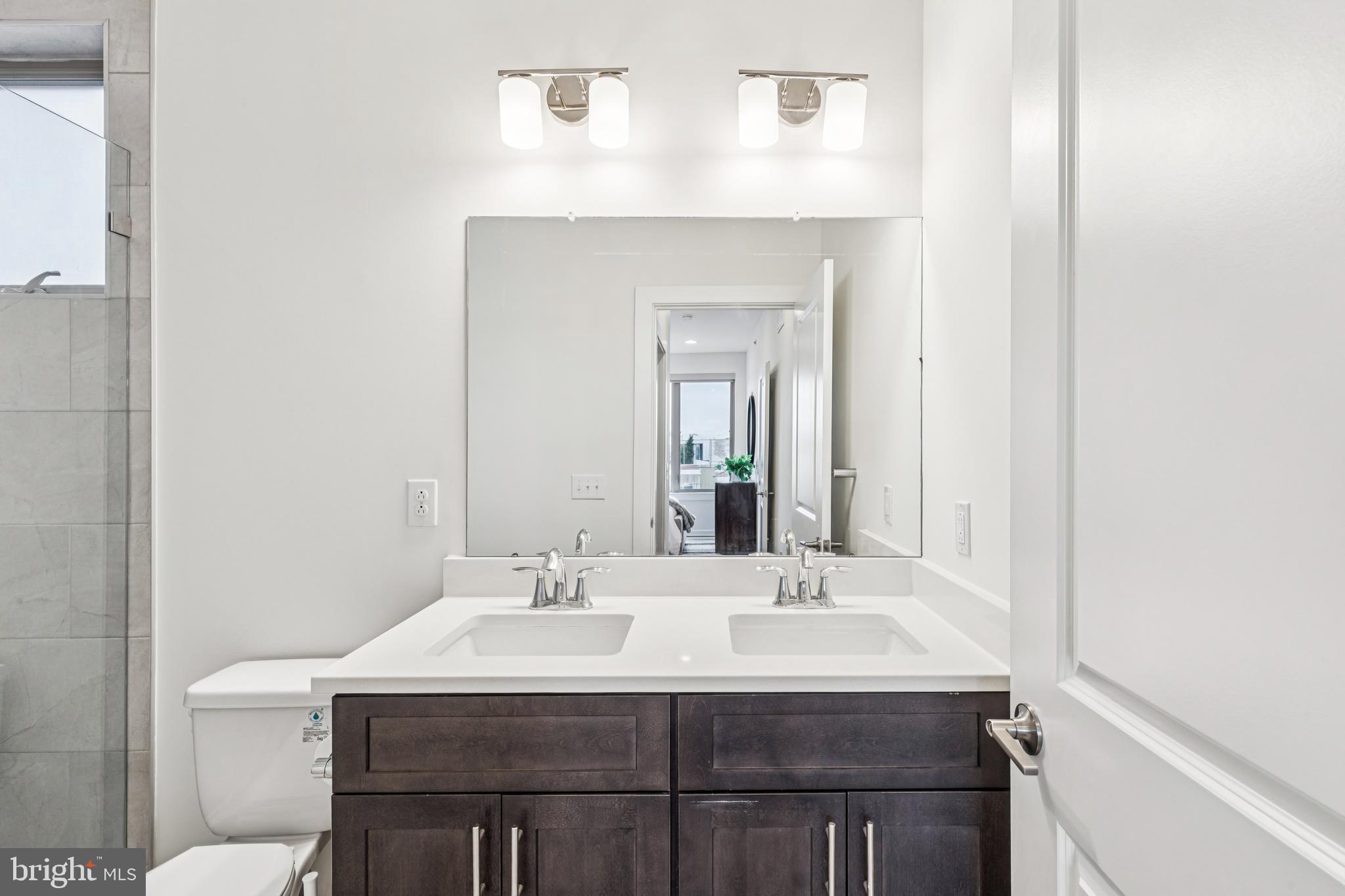 2113 KENSINGTON WALK