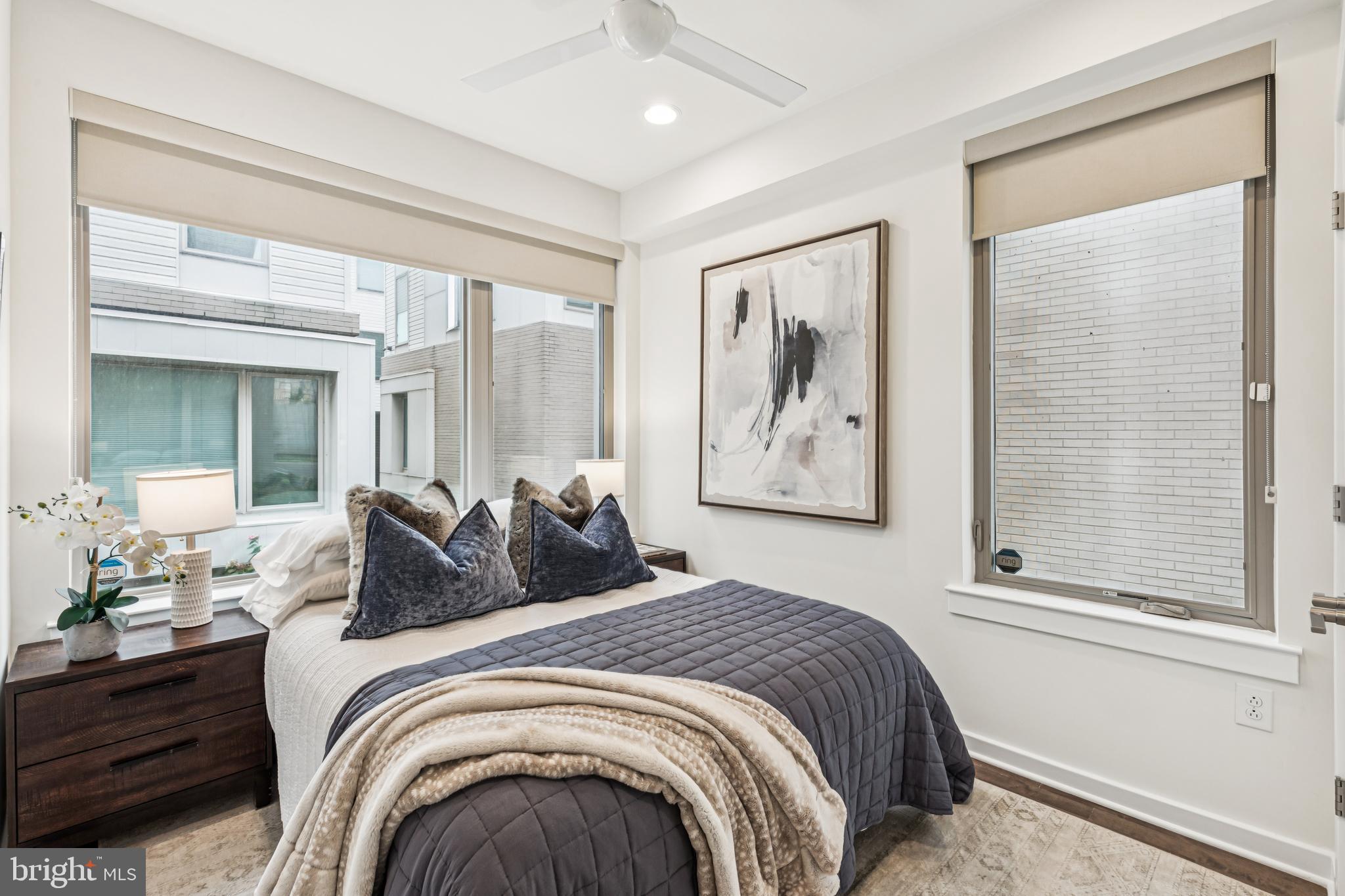 2113 KENSINGTON WALK