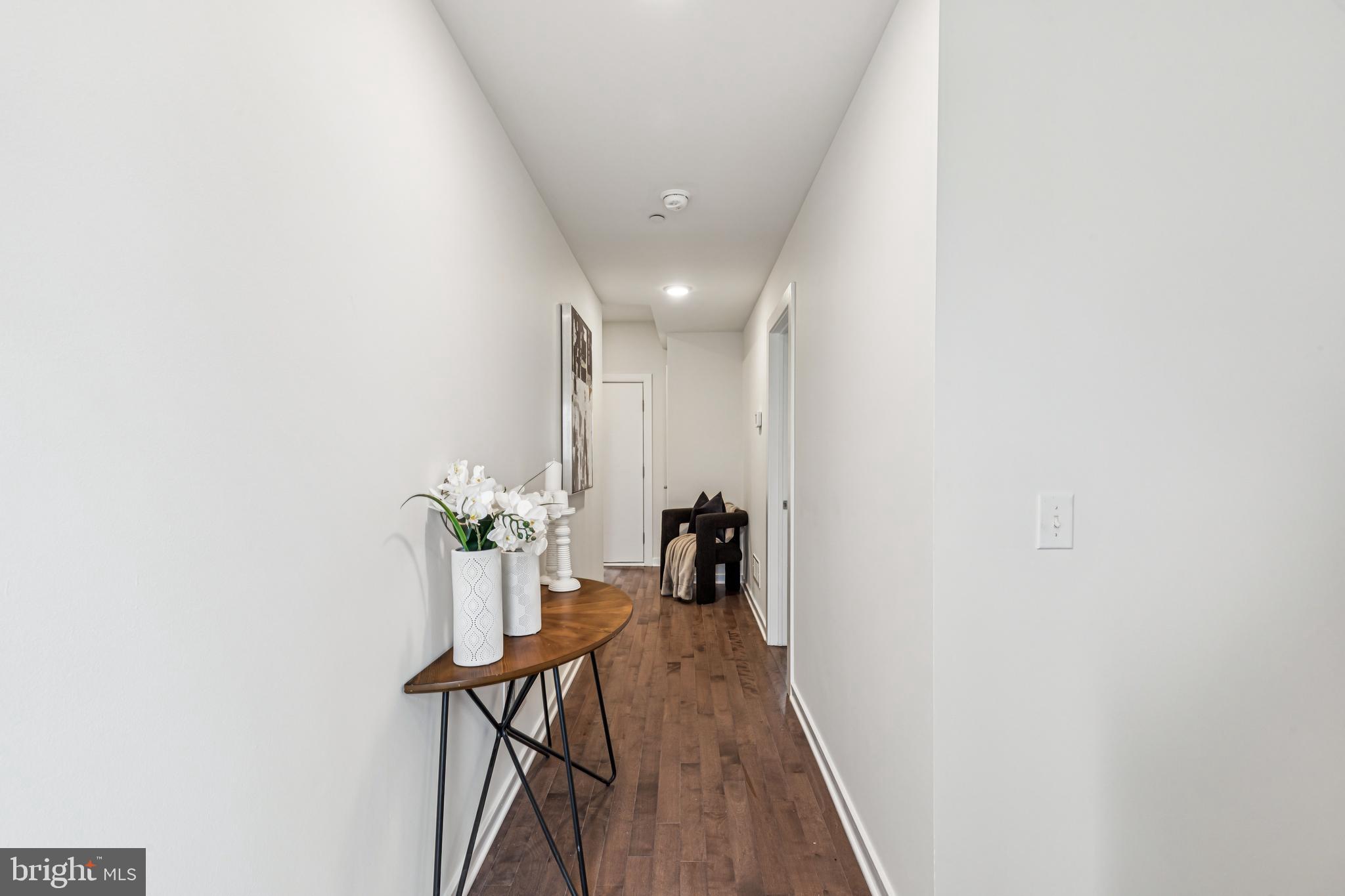 2113 KENSINGTON WALK