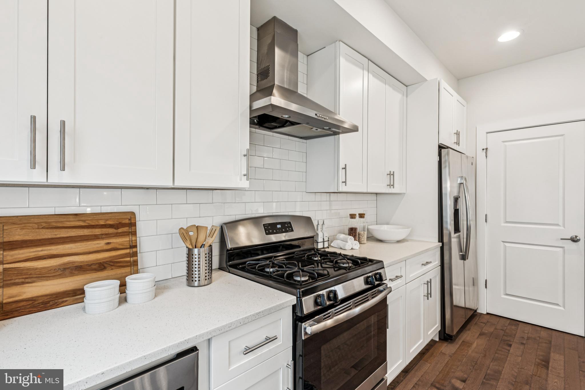 2113 KENSINGTON WALK