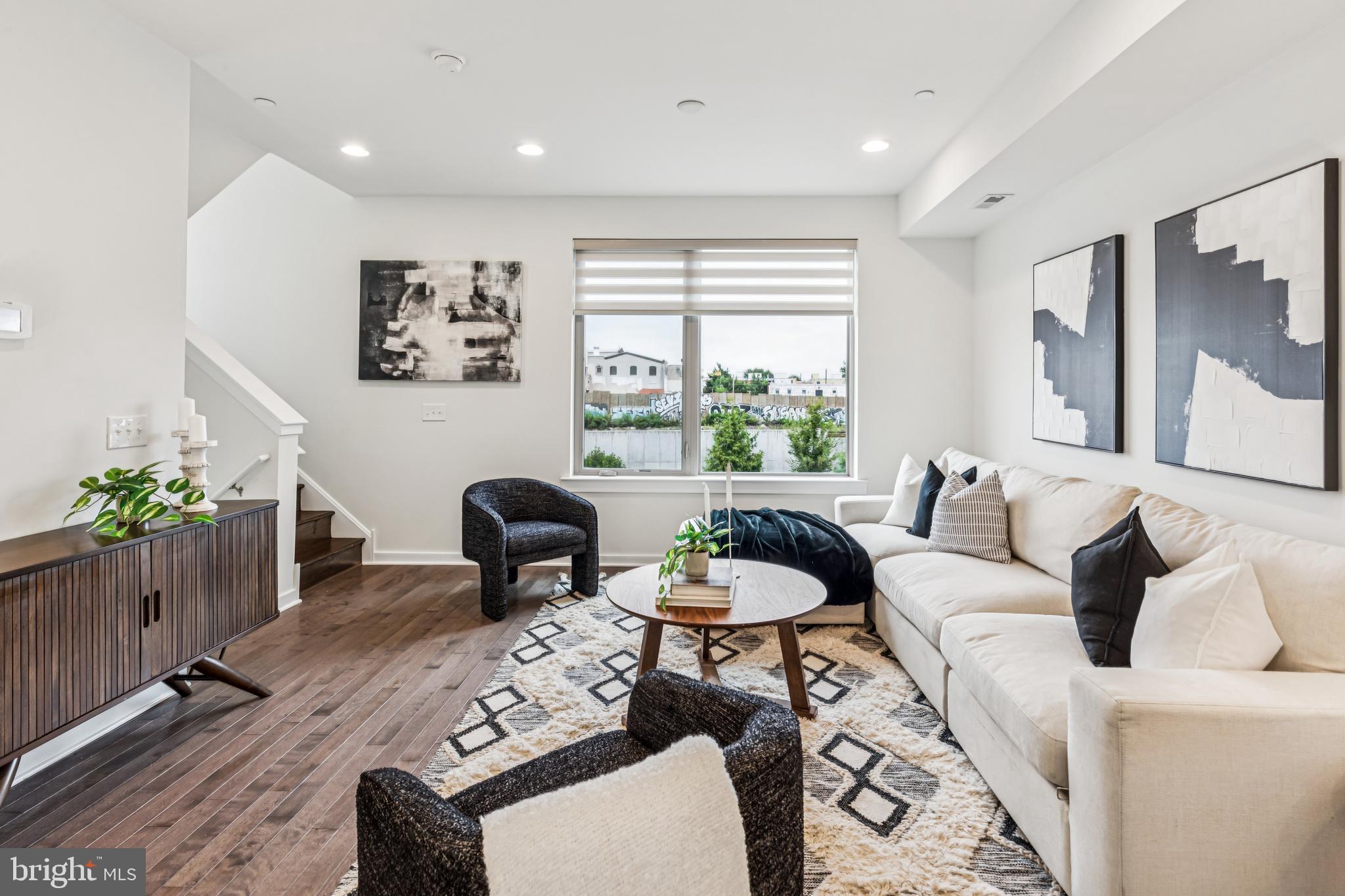 2113 KENSINGTON WALK