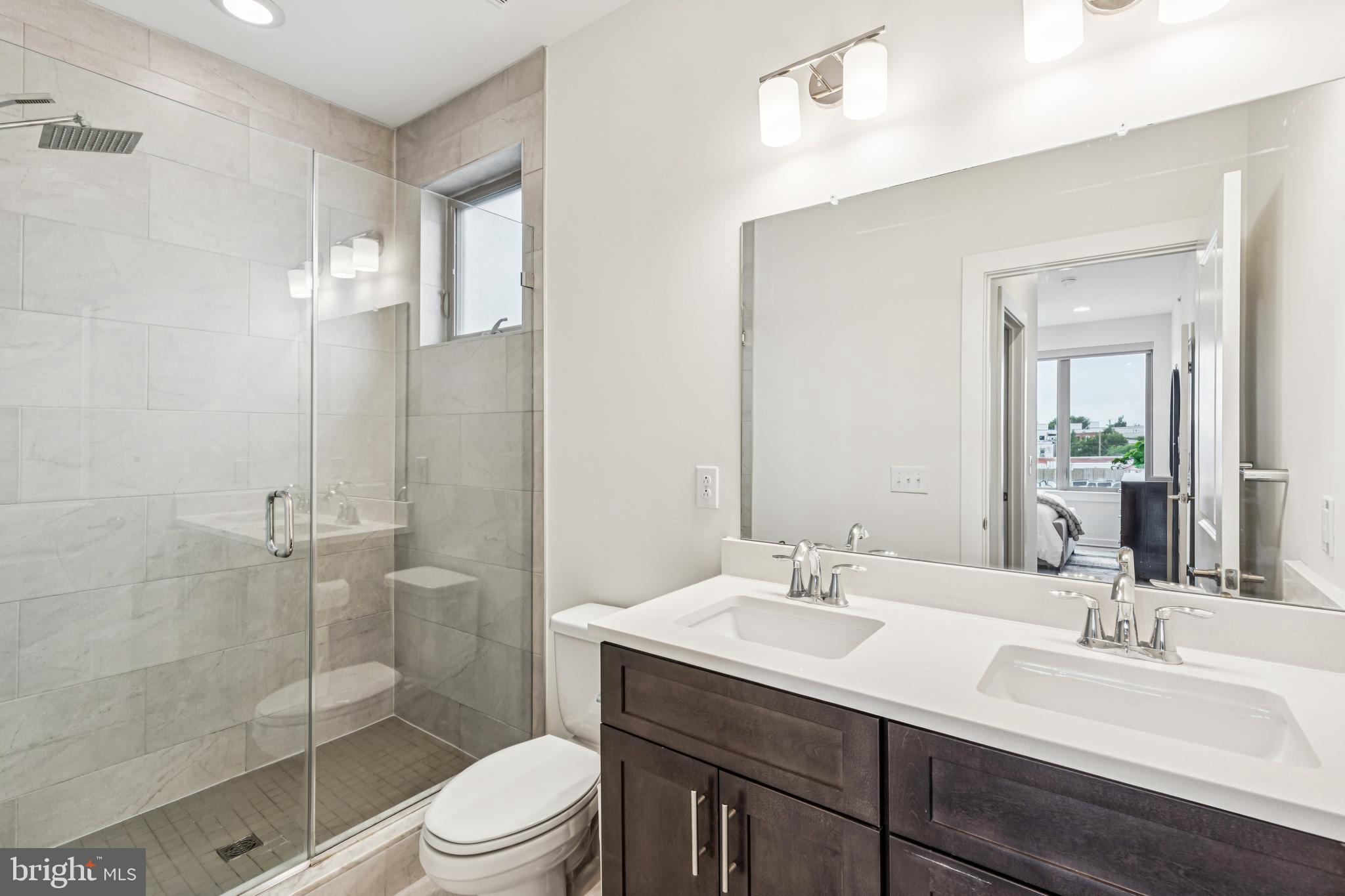 2113 KENSINGTON WALK