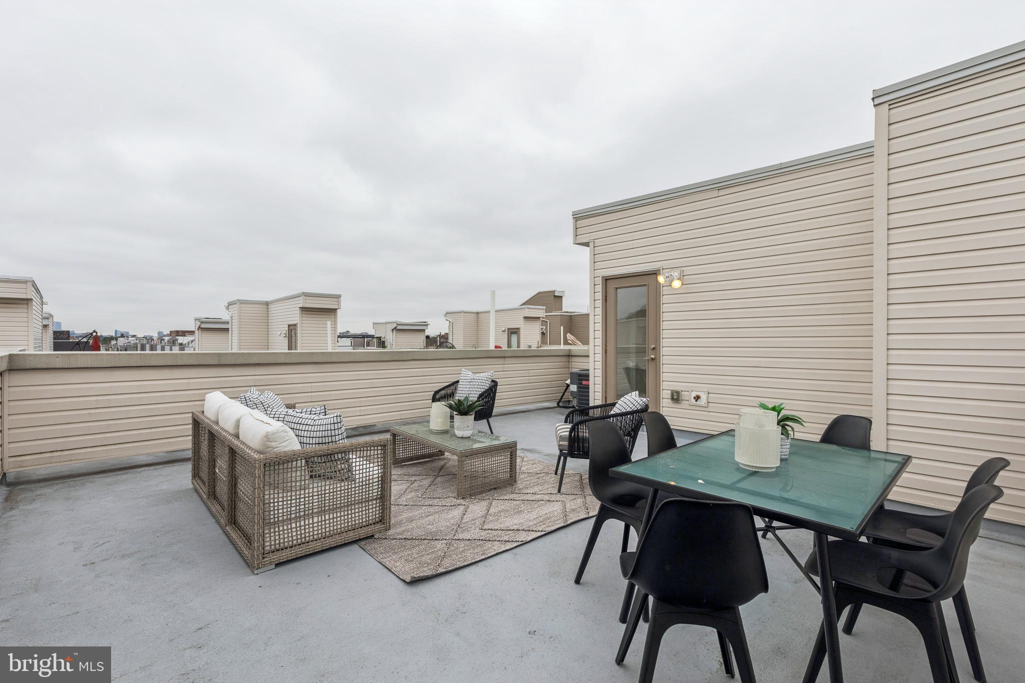 2113 KENSINGTON WALK