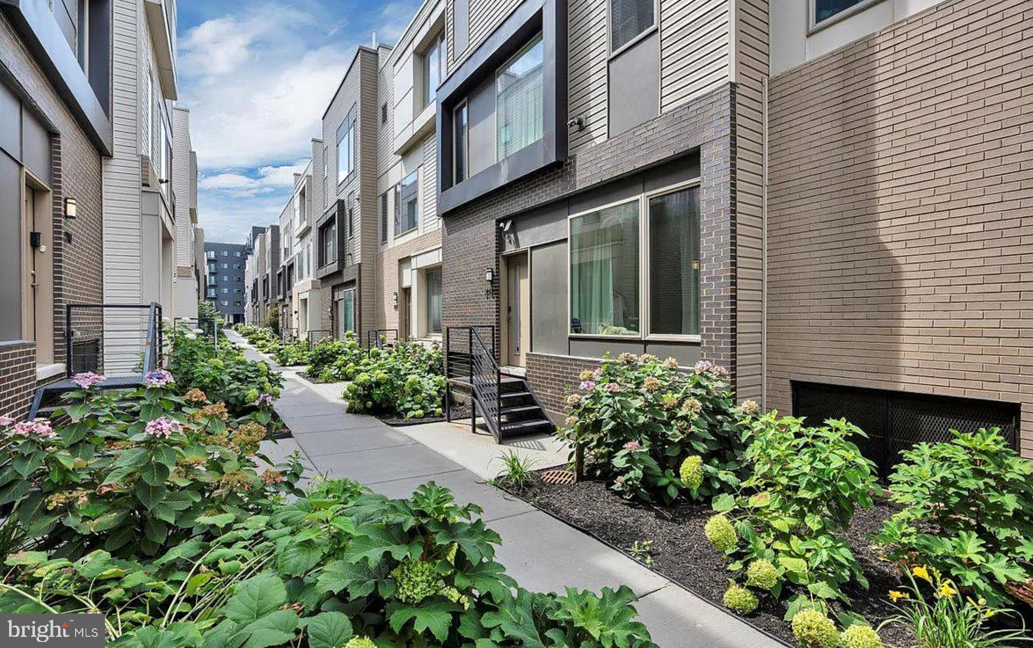 2113 KENSINGTON WALK