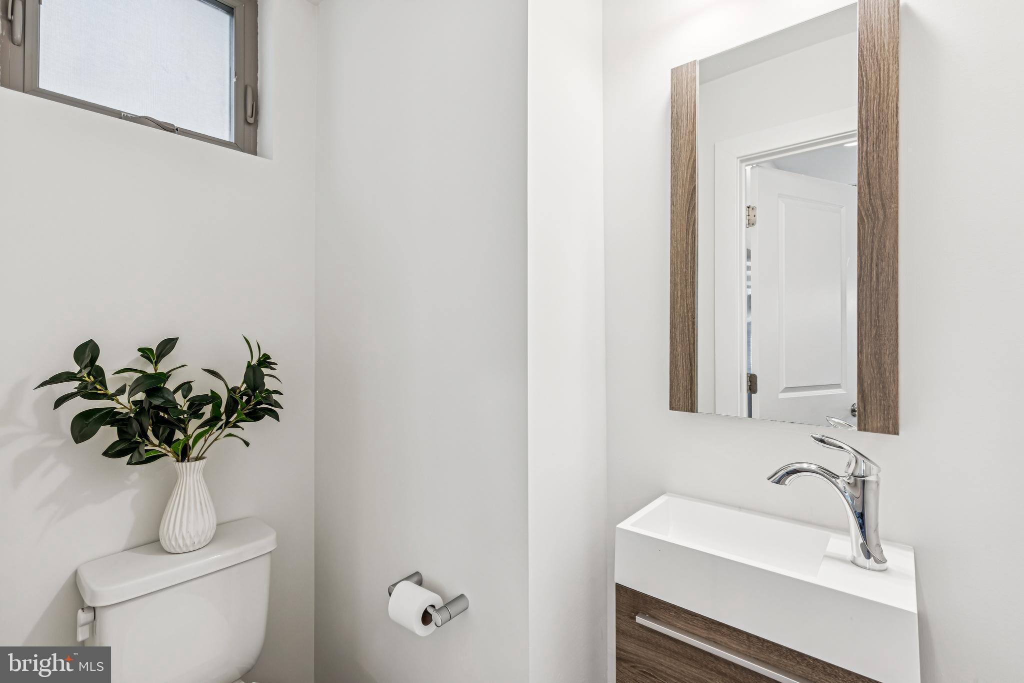 2113 KENSINGTON WALK