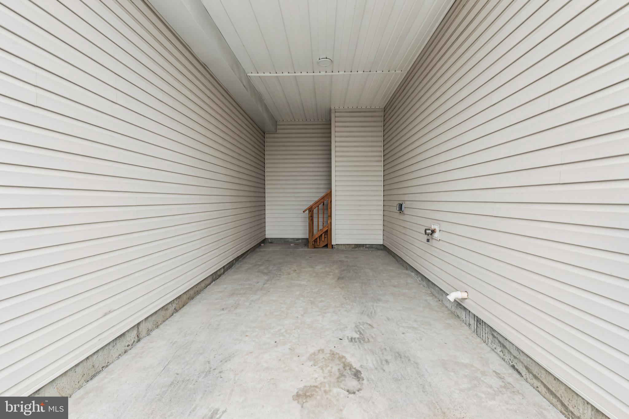 2113 KENSINGTON WALK