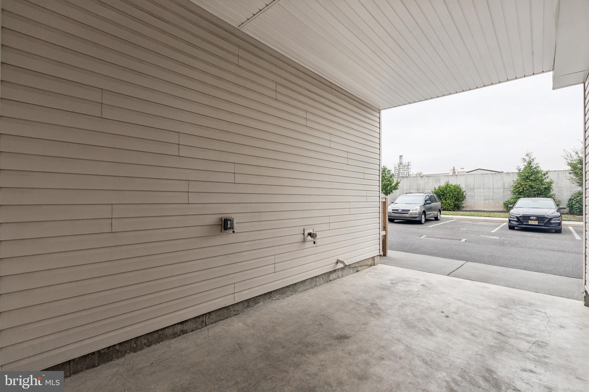 2113 KENSINGTON WALK