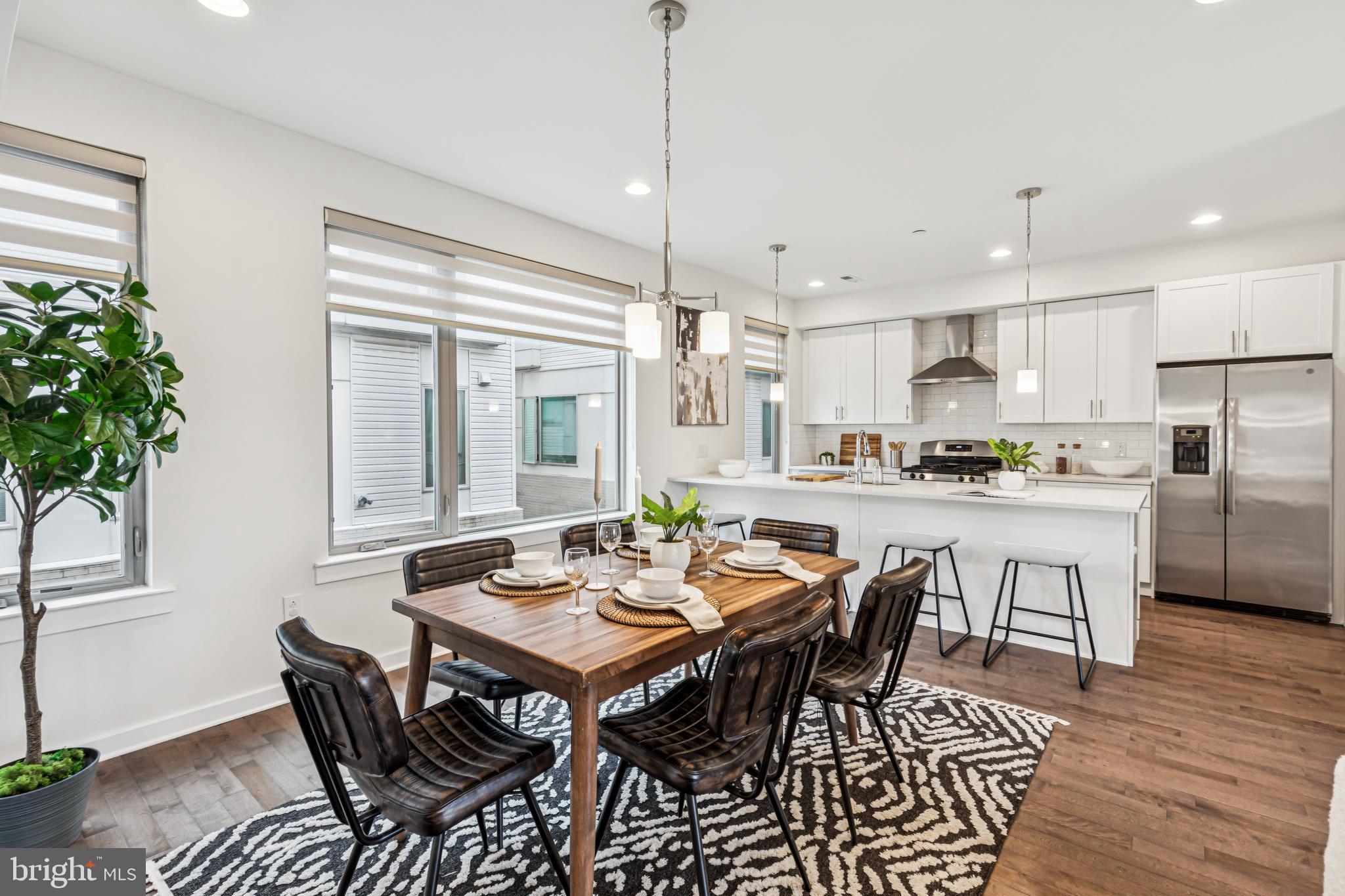 2113 KENSINGTON WALK