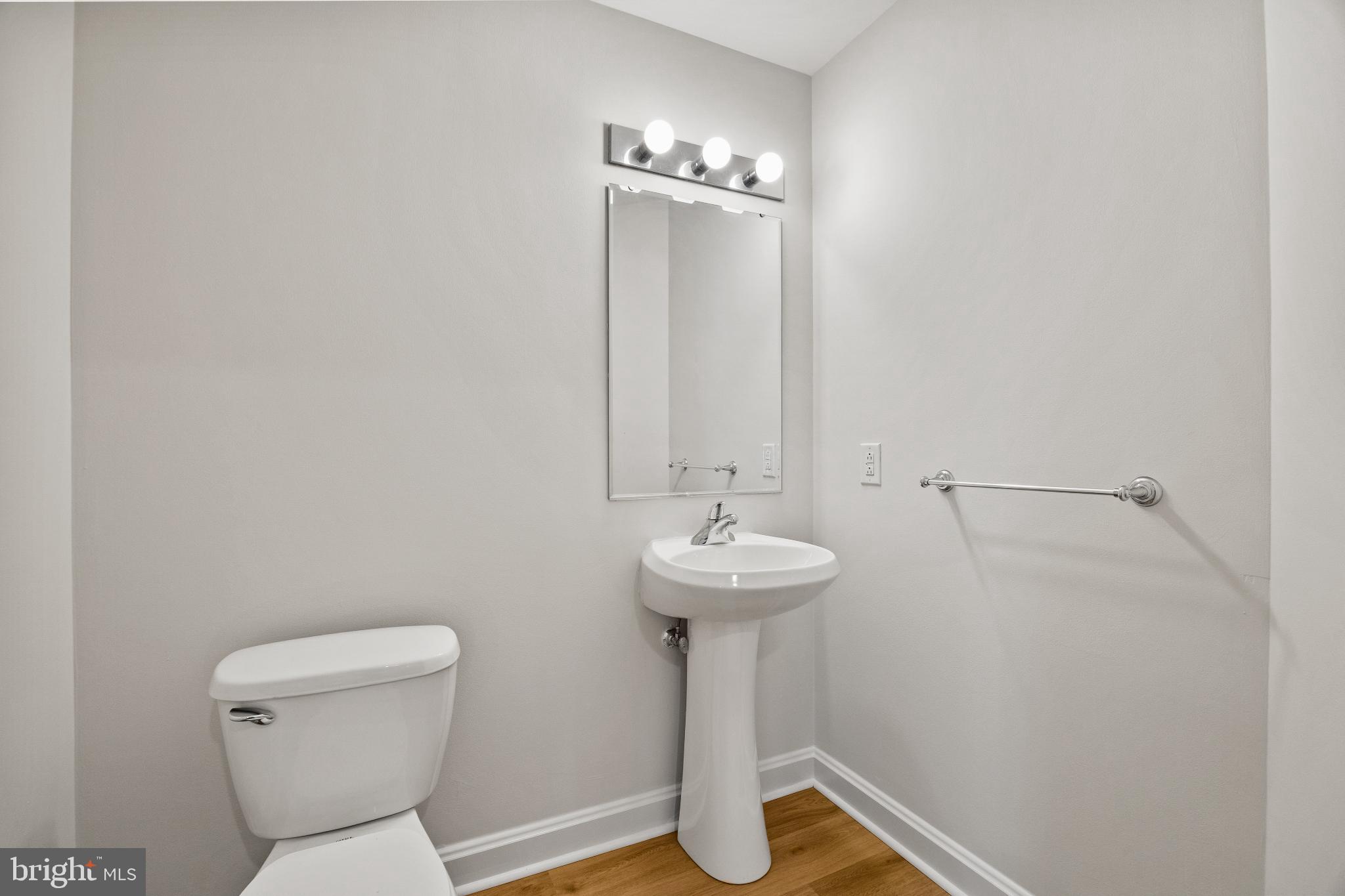 901 N PENN STREET R901