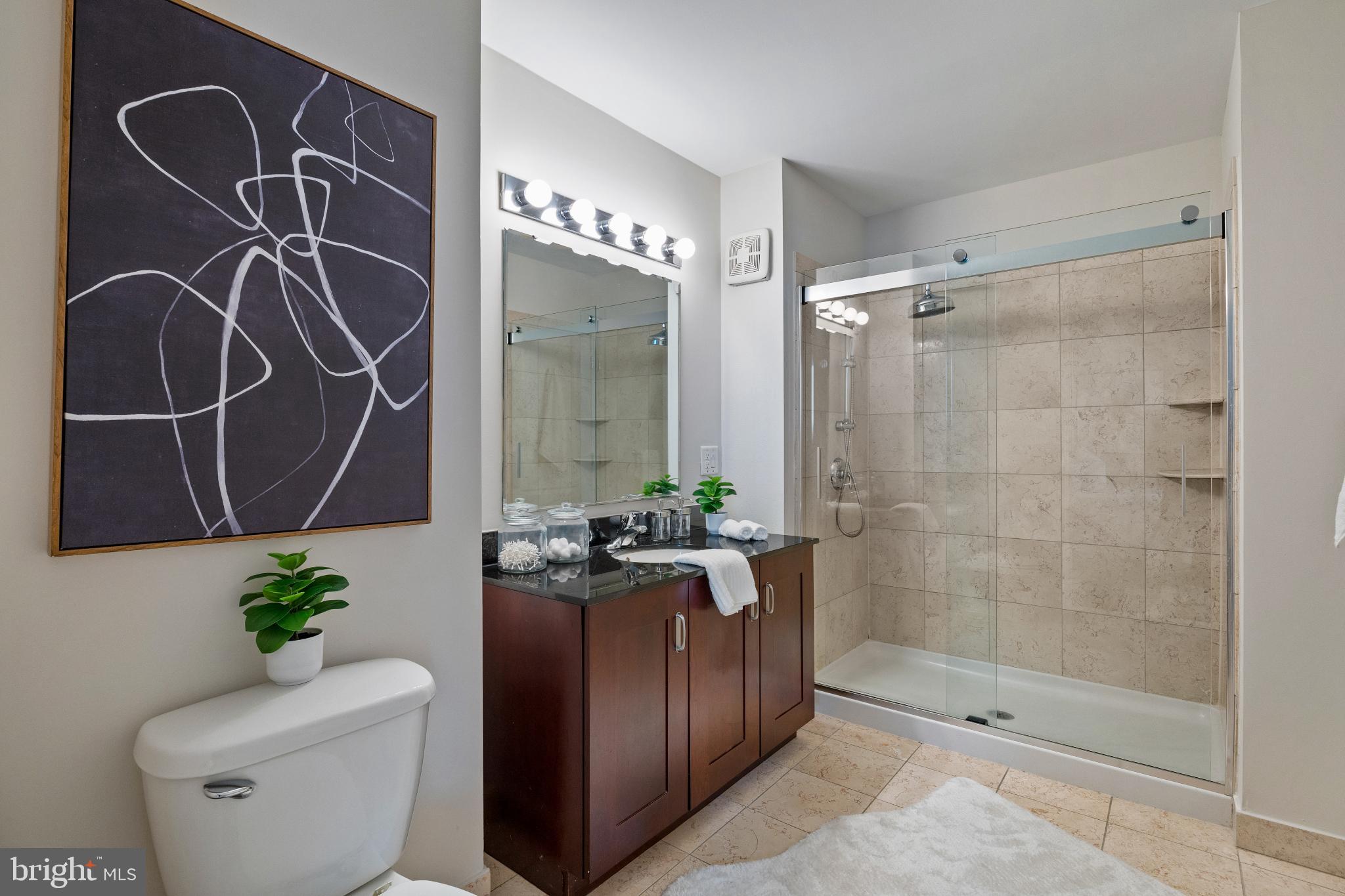 901 N PENN STREET R901