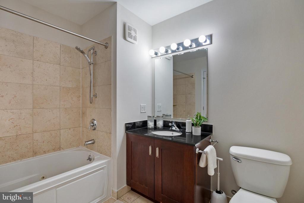 901 N PENN STREET R901