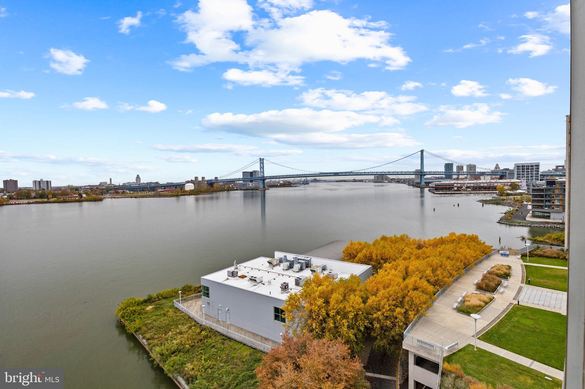 901 N PENN STREET R901