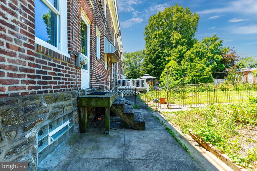 652 RECTOR STREET