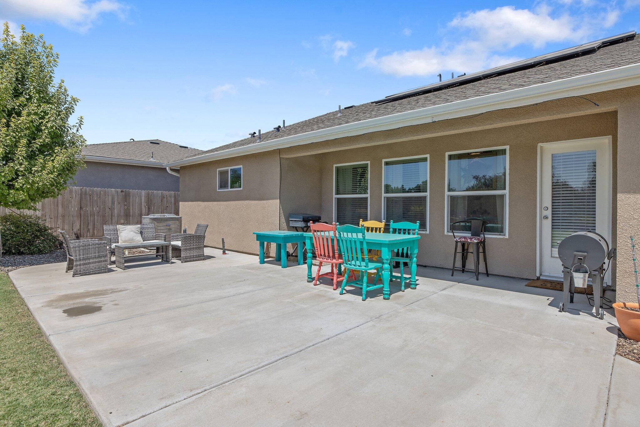 4237 W Wren Avenue