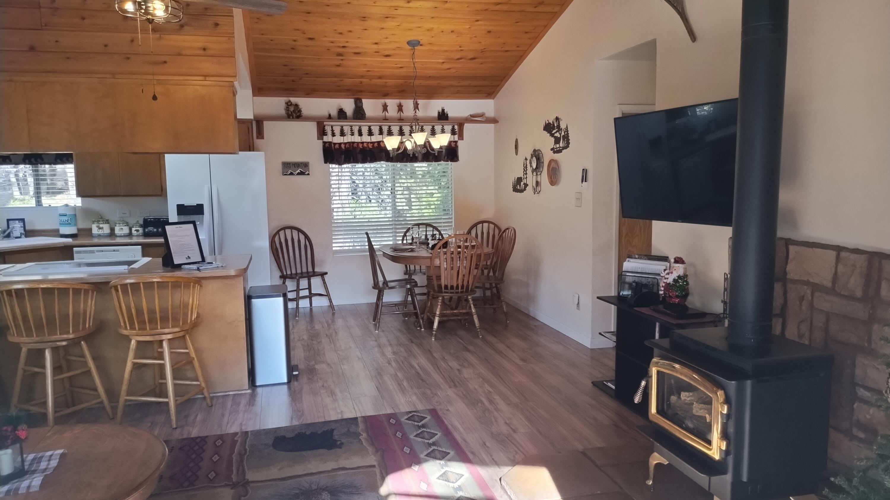 1184 Highway 190