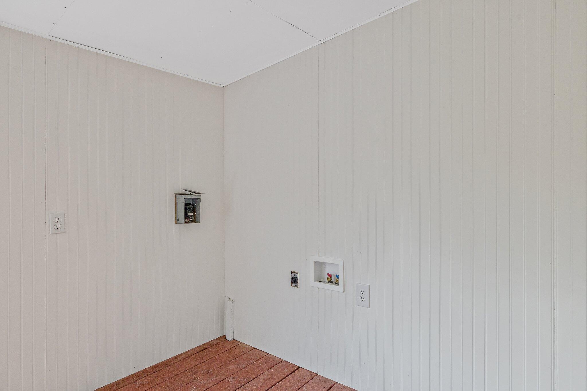 21759 Ave 295