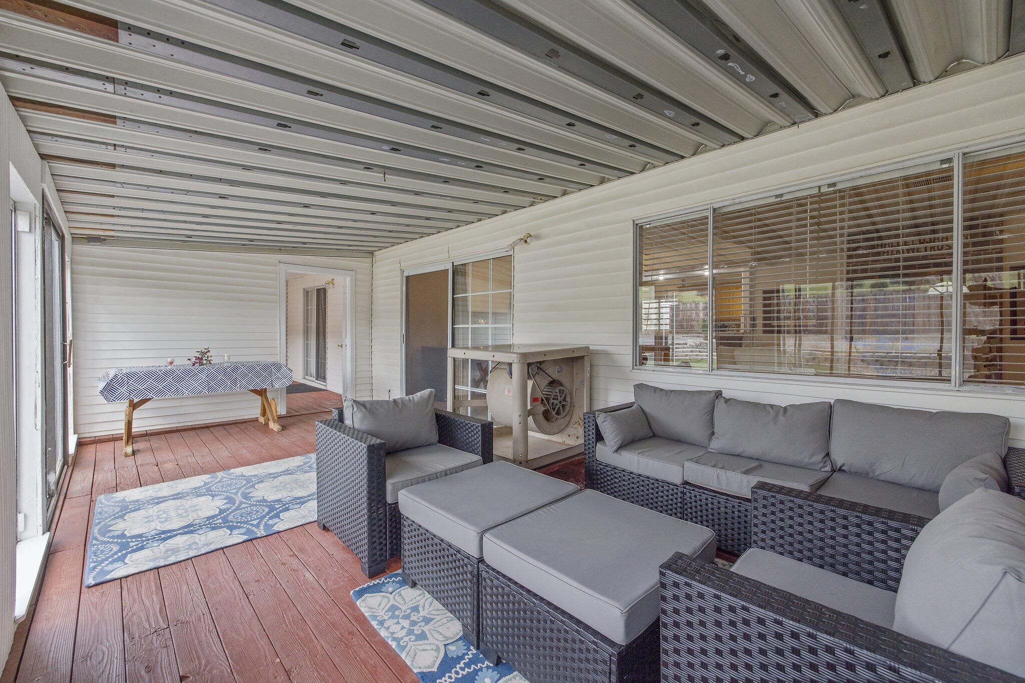 21759 Ave 295