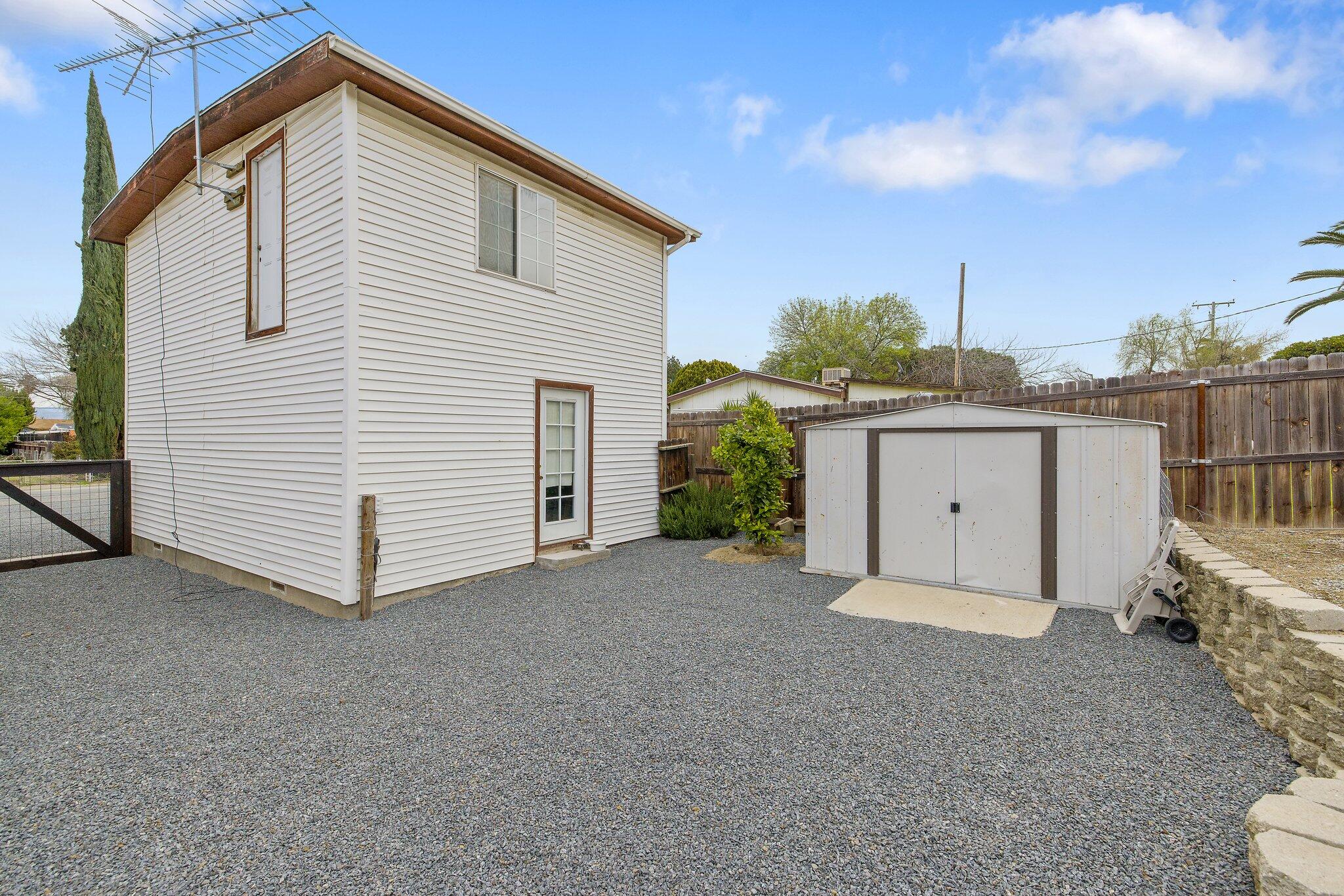 21759 Ave 295