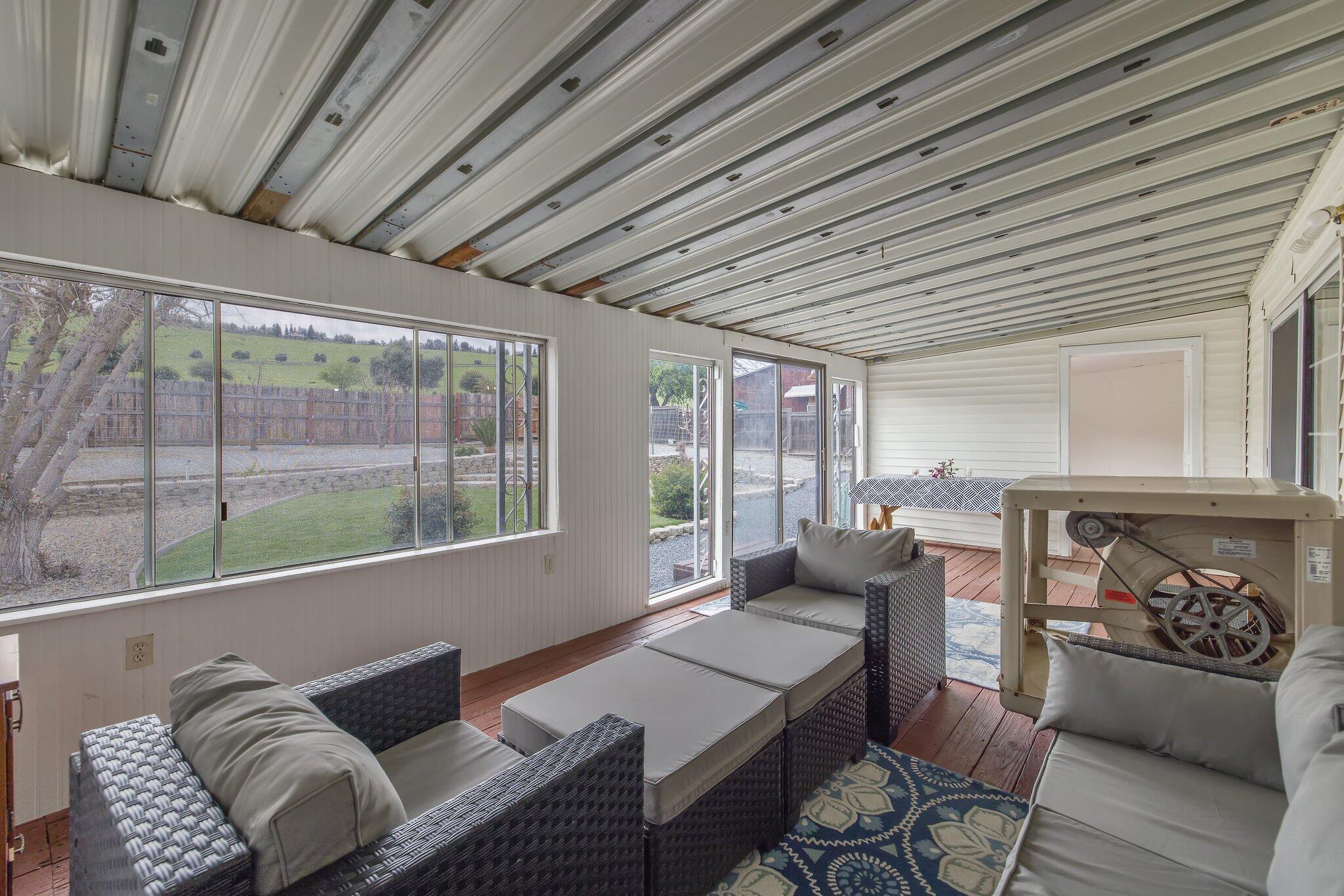 21759 Ave 295