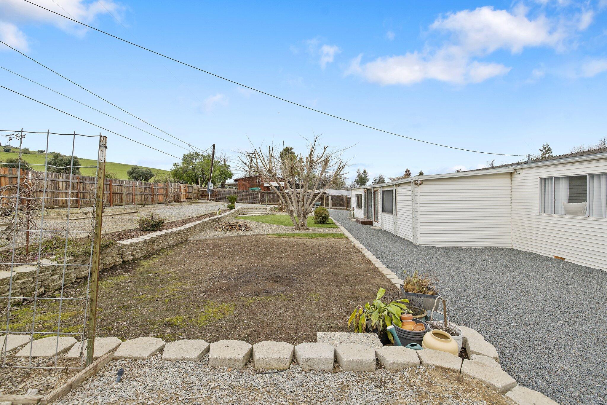 21759 Ave 295