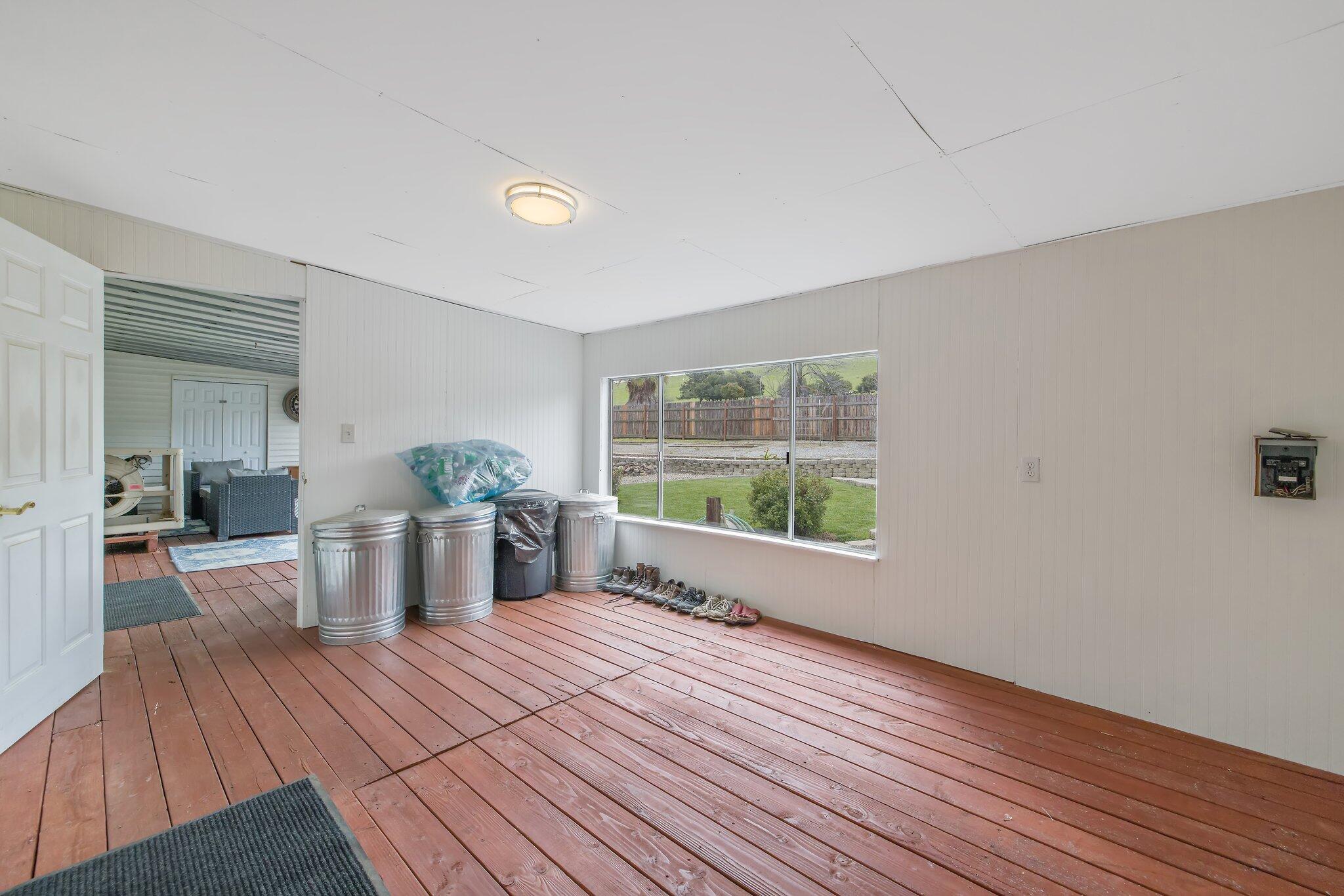 21759 Ave 295