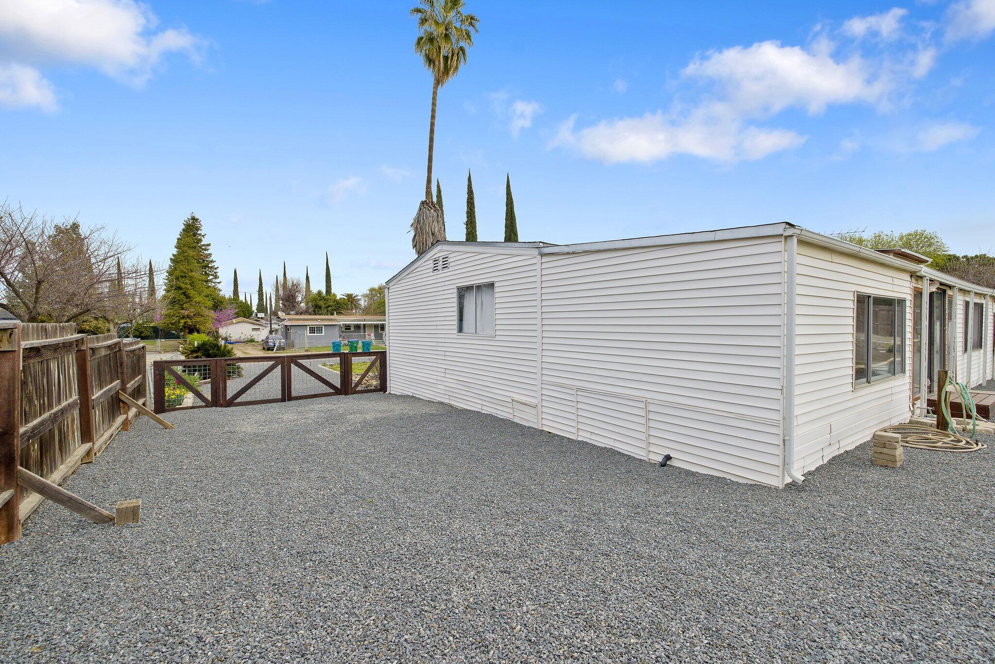 21759 Ave 295