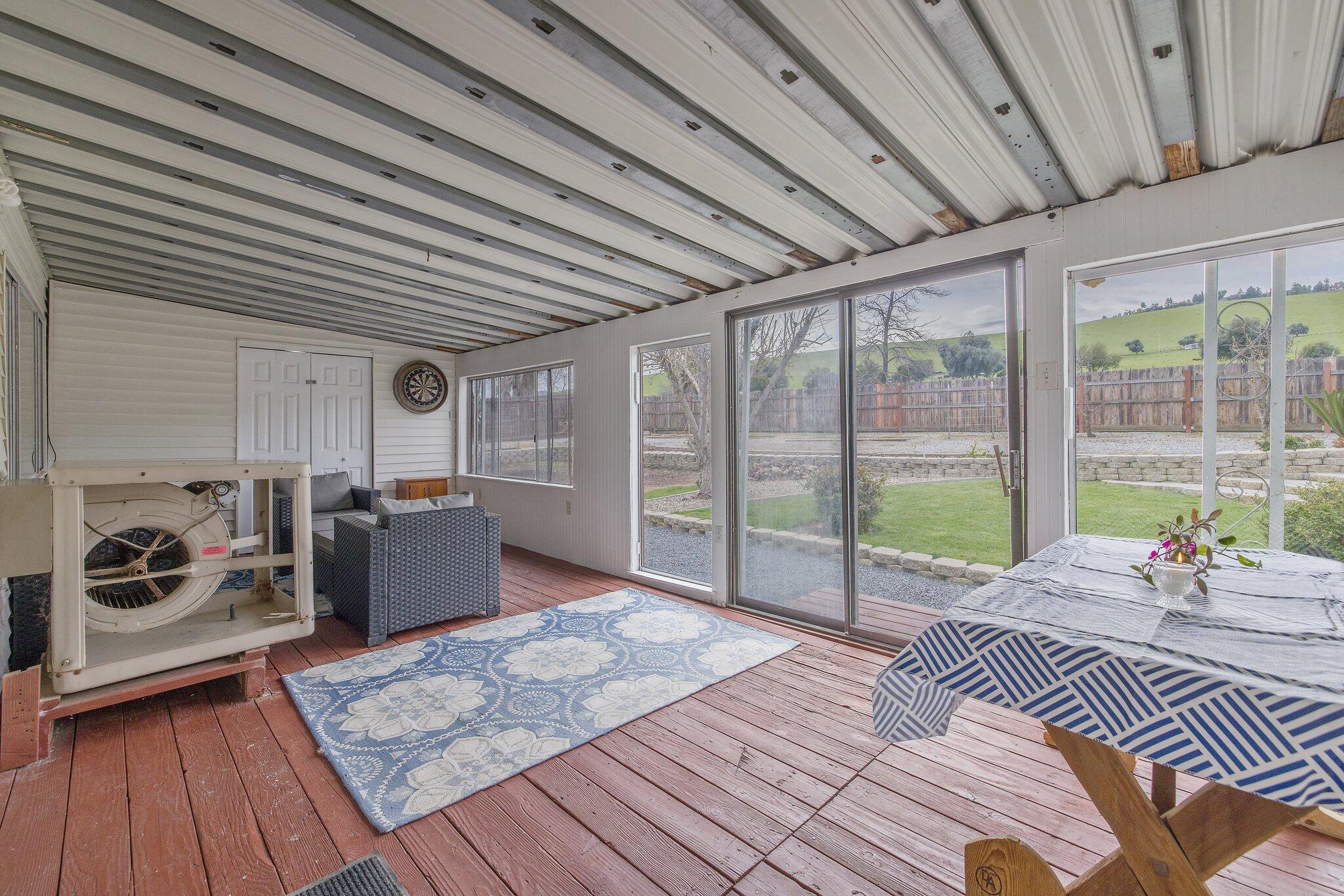 21759 Ave 295