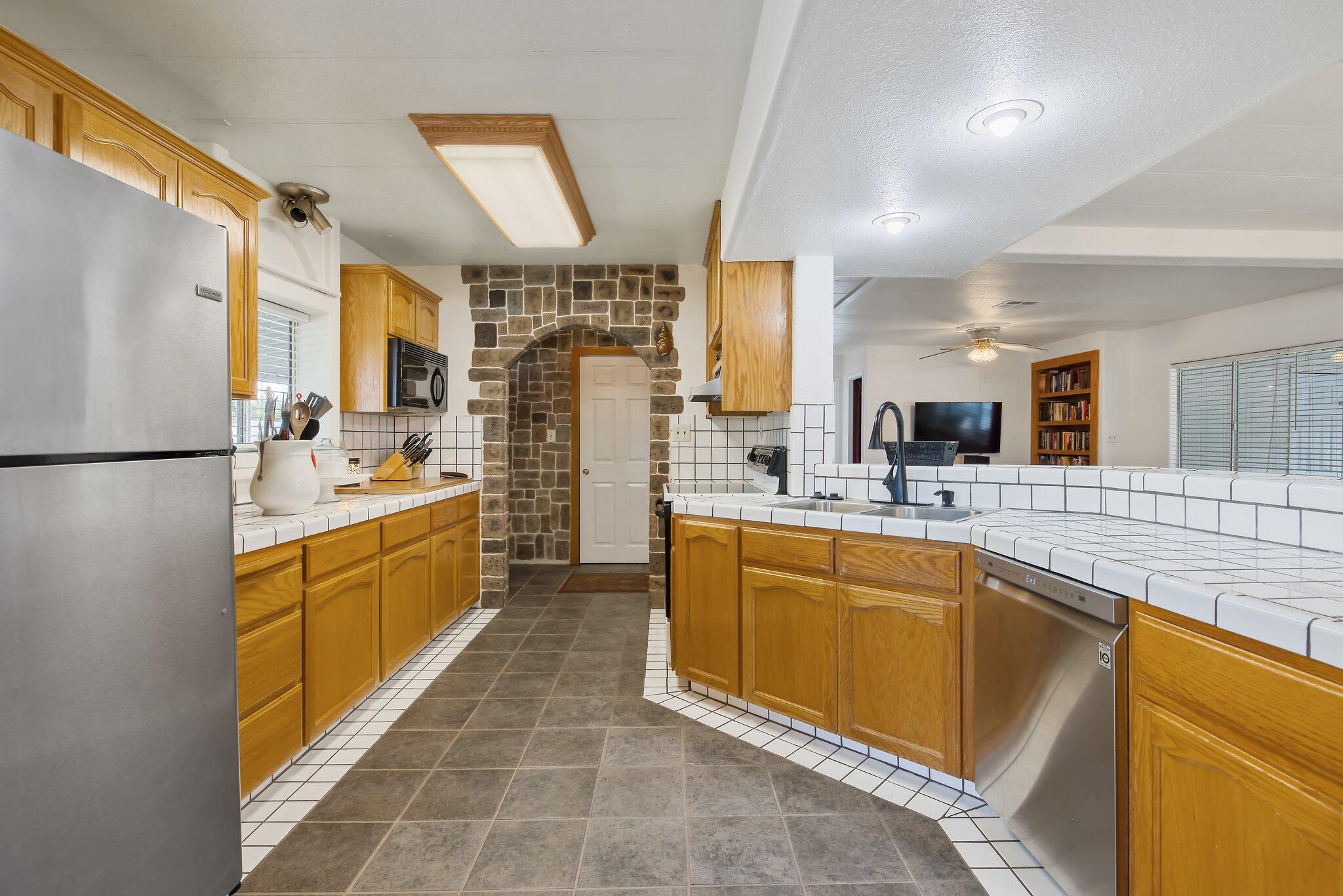 21759 Ave 295