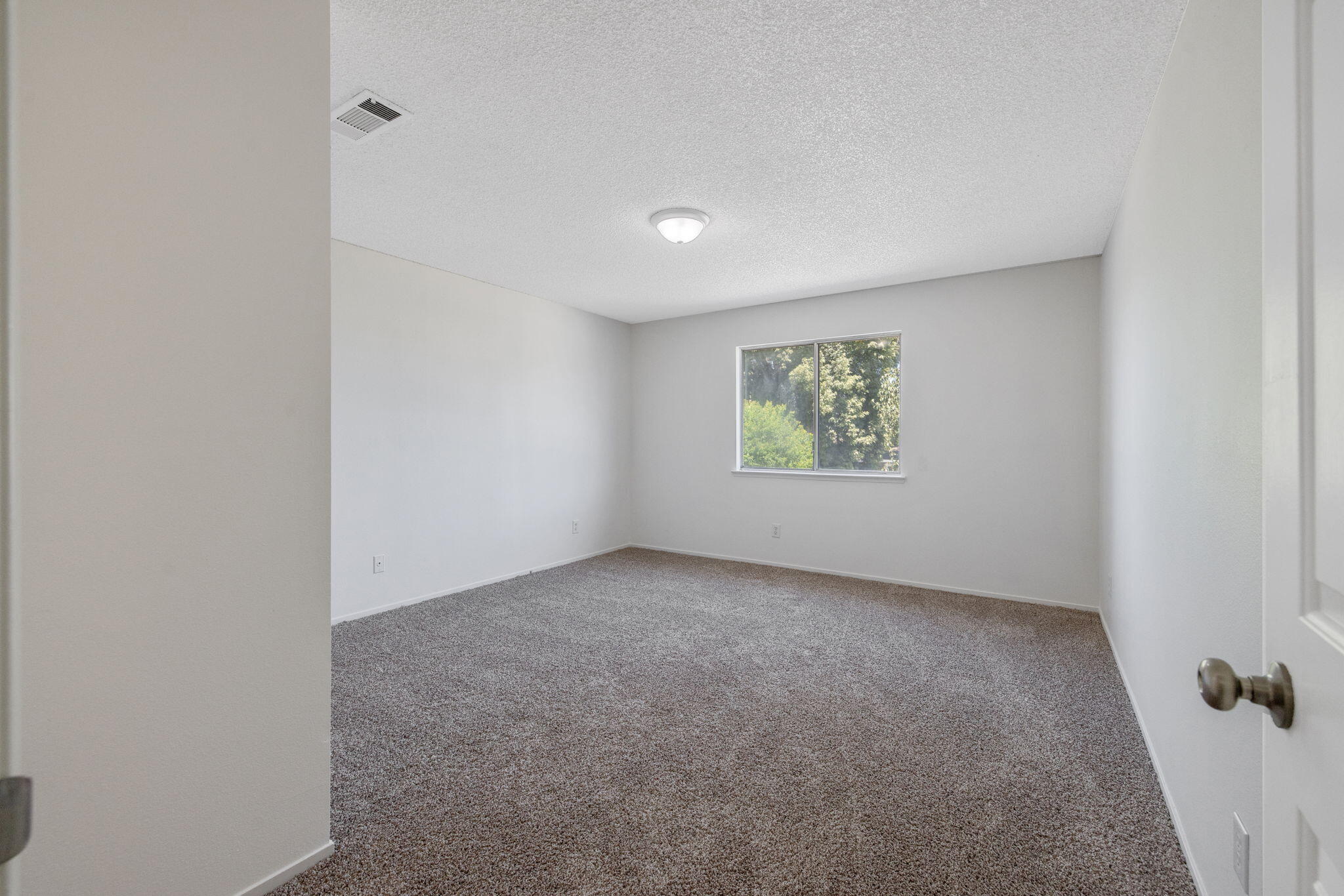 821 W Lark Court