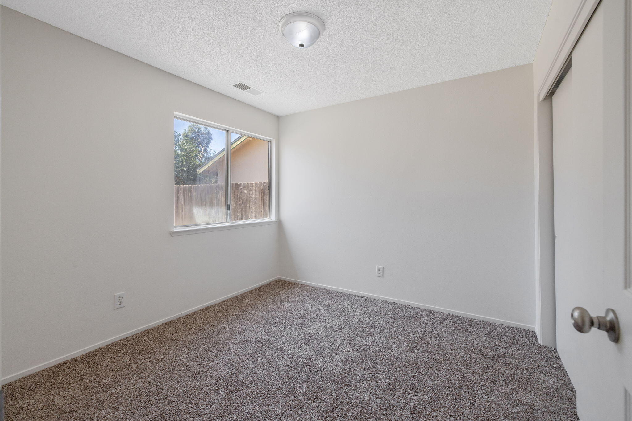 821 W Lark Court