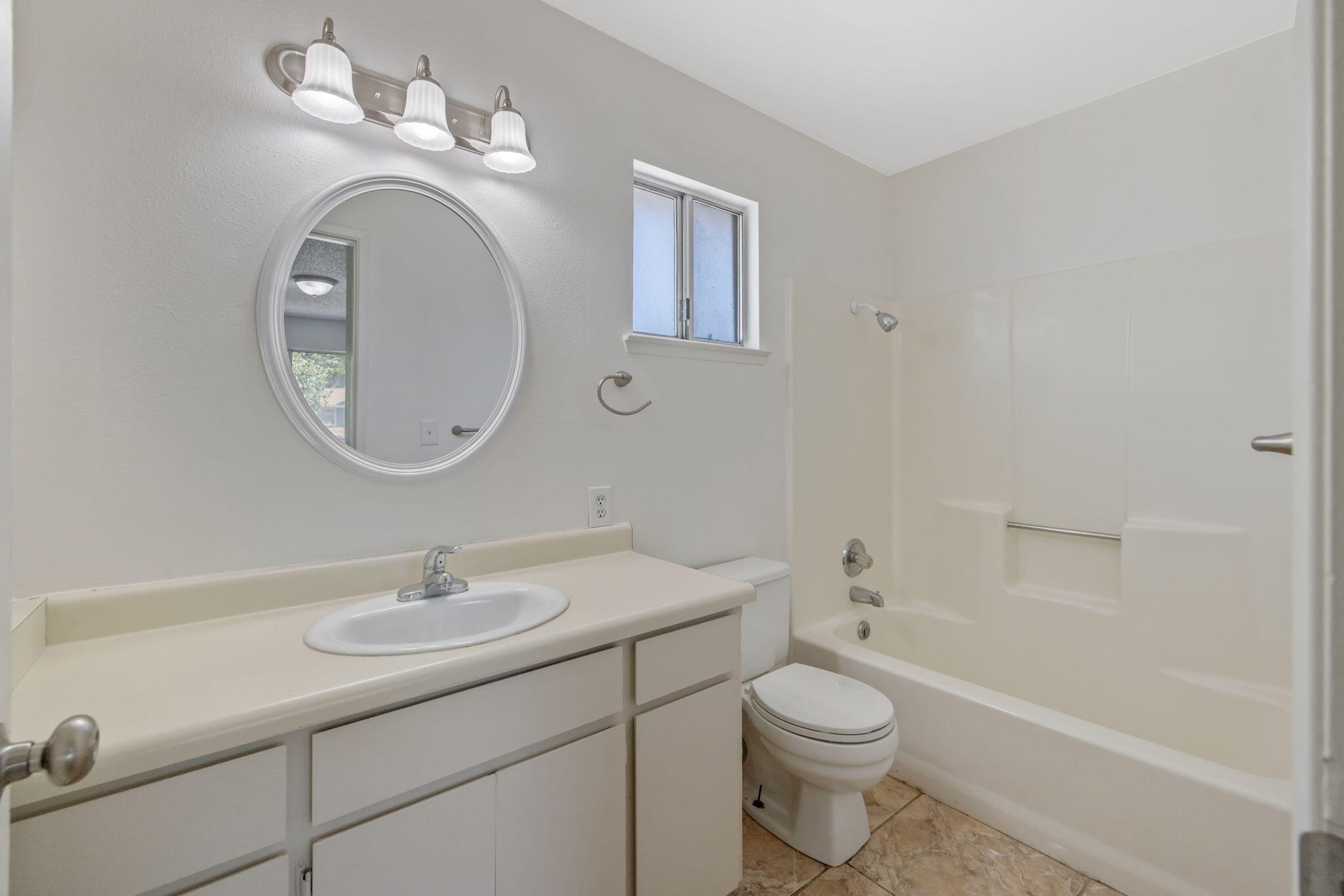 821 W Lark Court