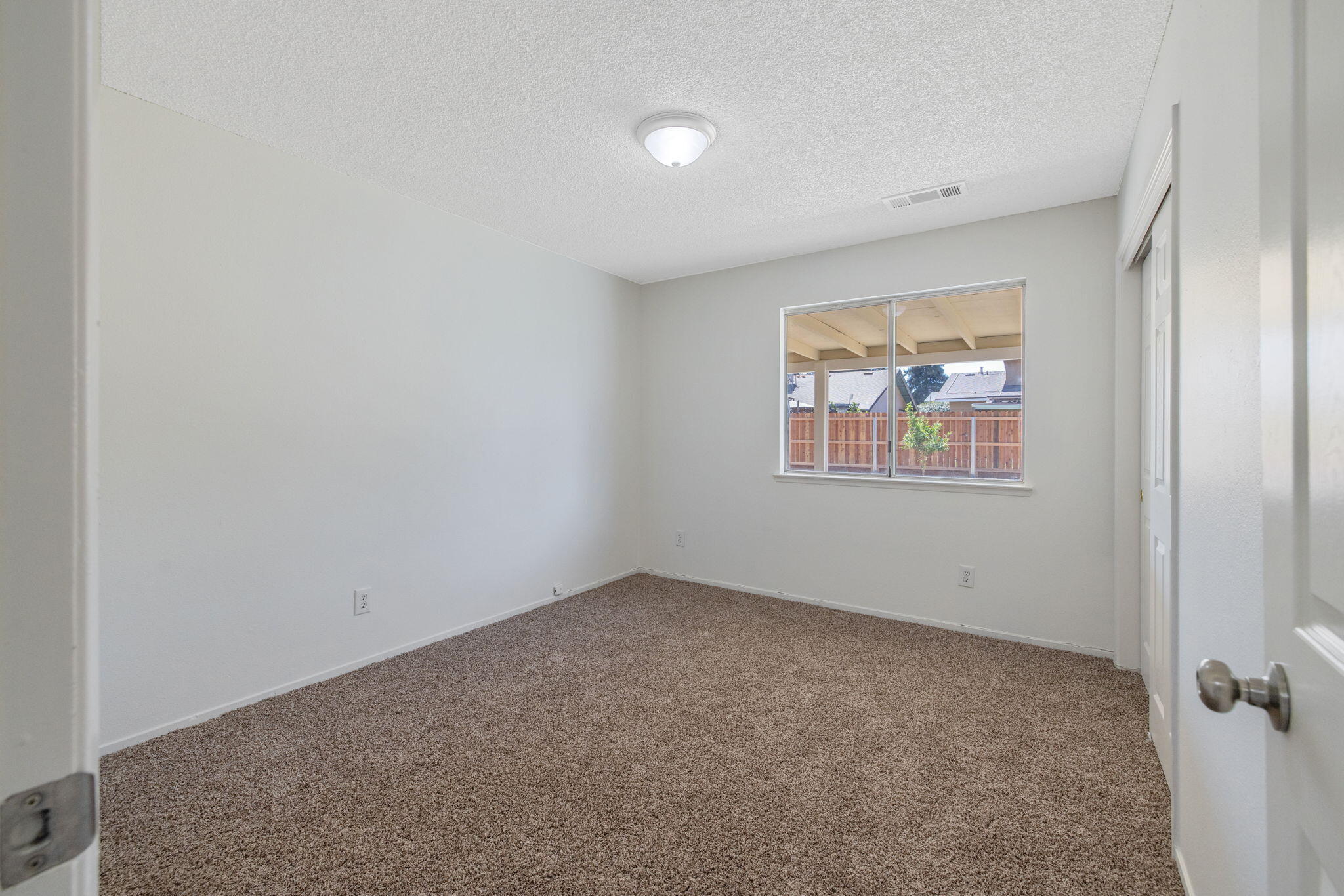 821 W Lark Court