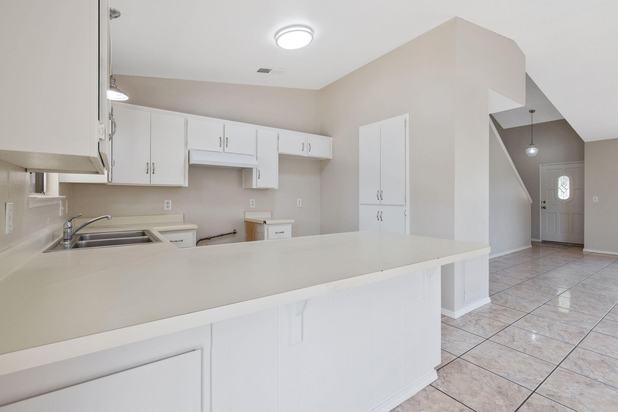 821 W Lark Court