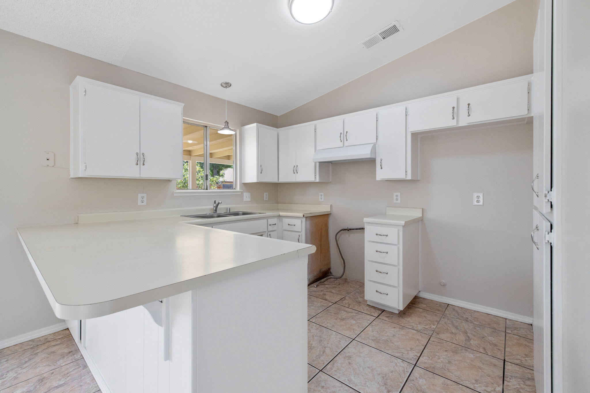 821 W Lark Court