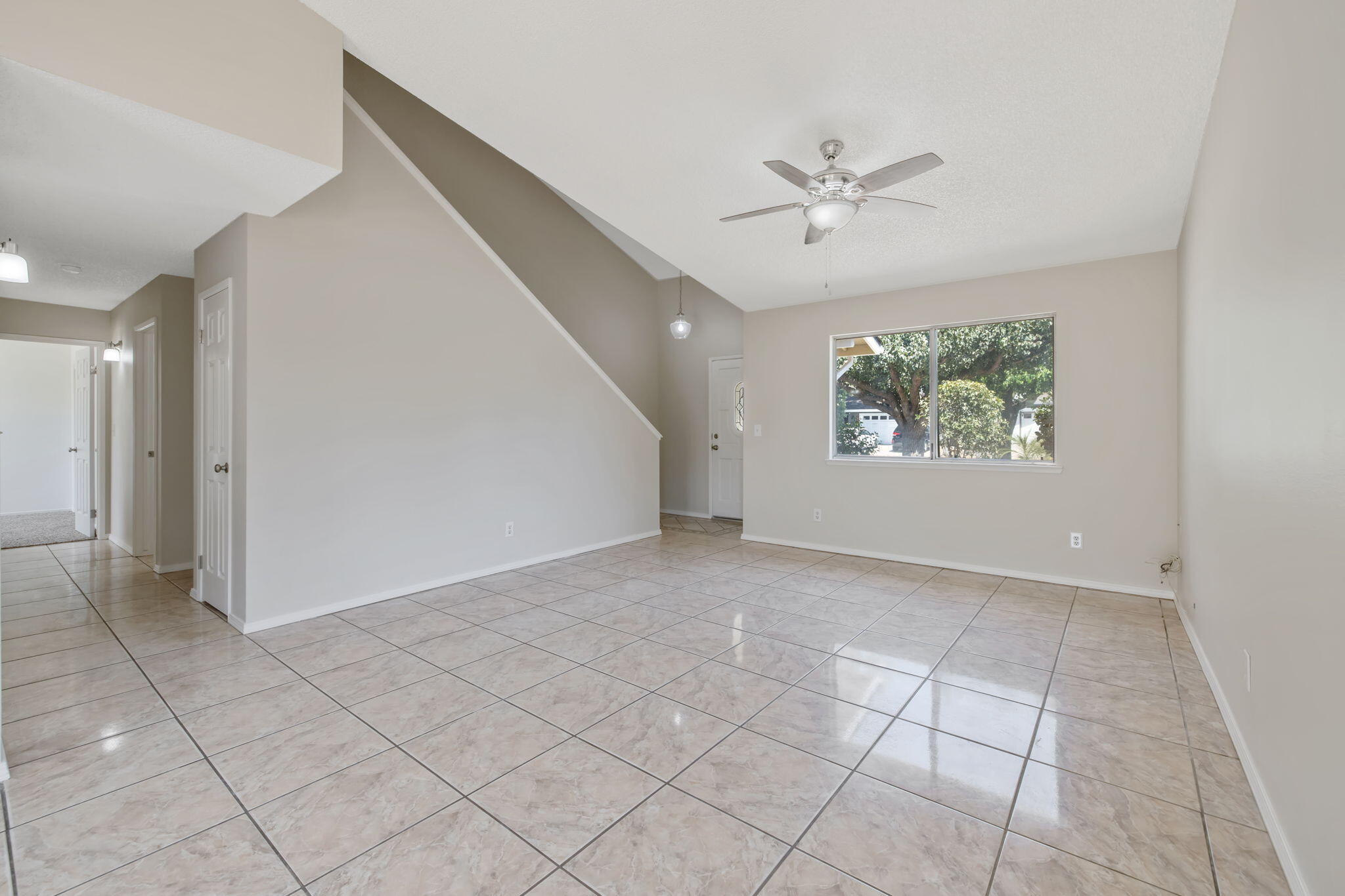 821 W Lark Court