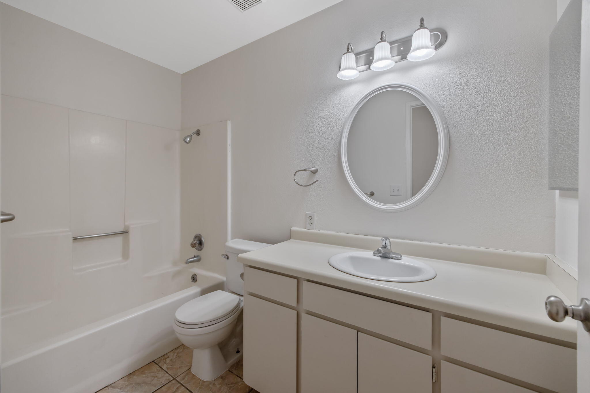 821 W Lark Court