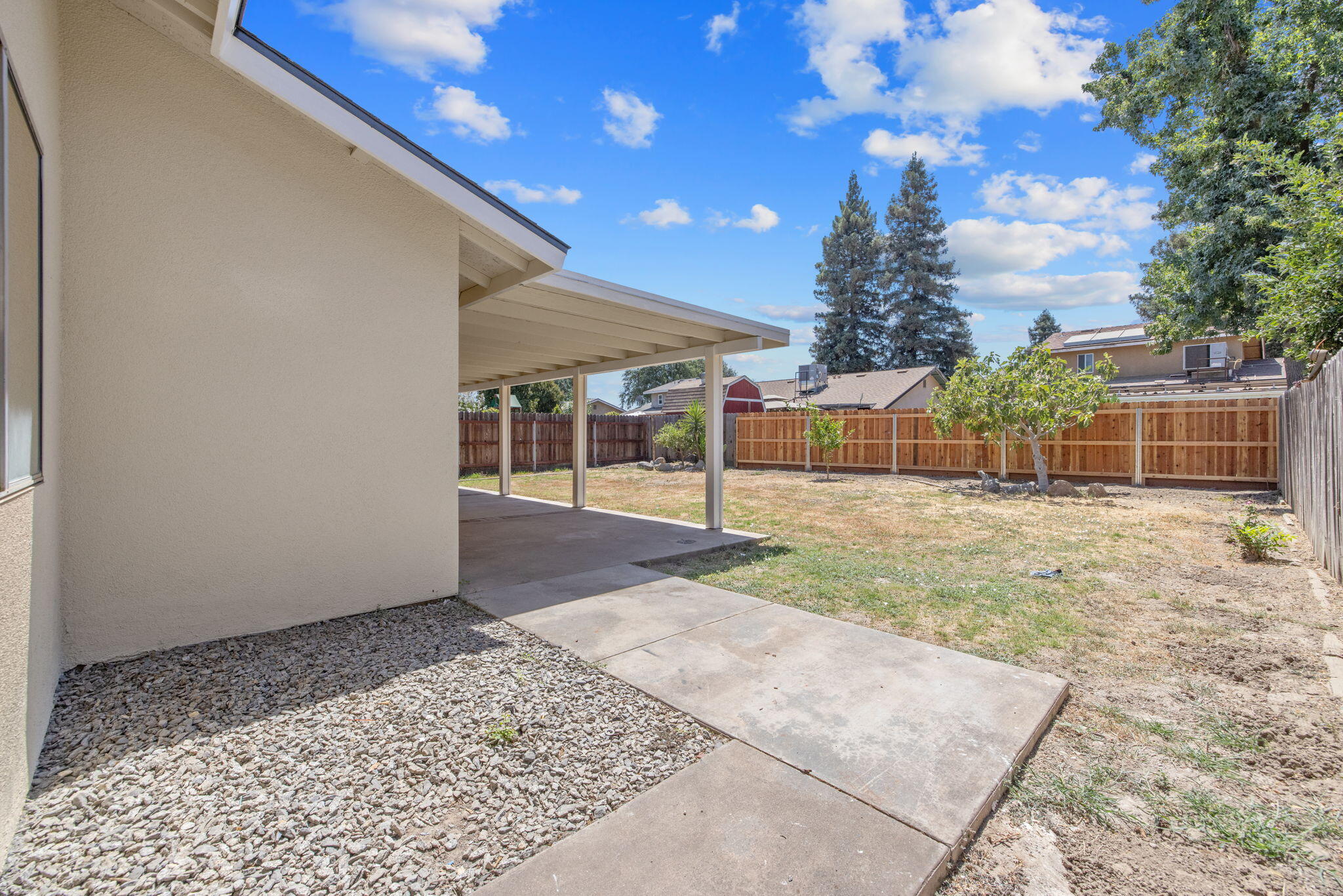 821 W Lark Court