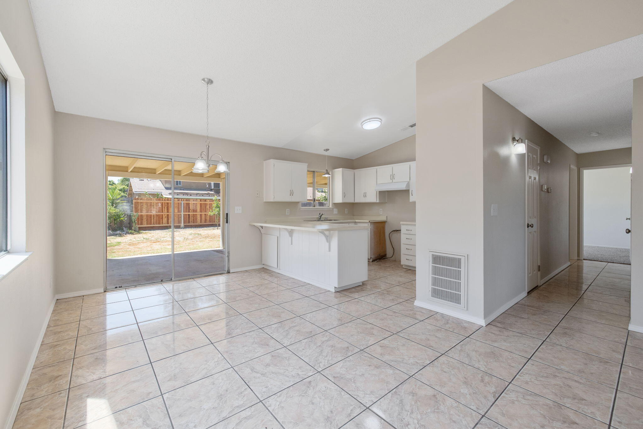 821 W Lark Court
