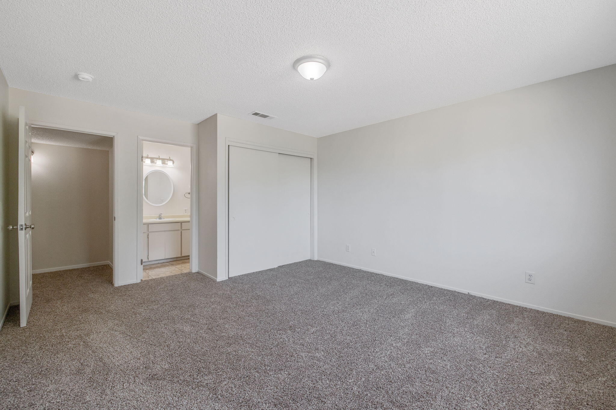 821 W Lark Court